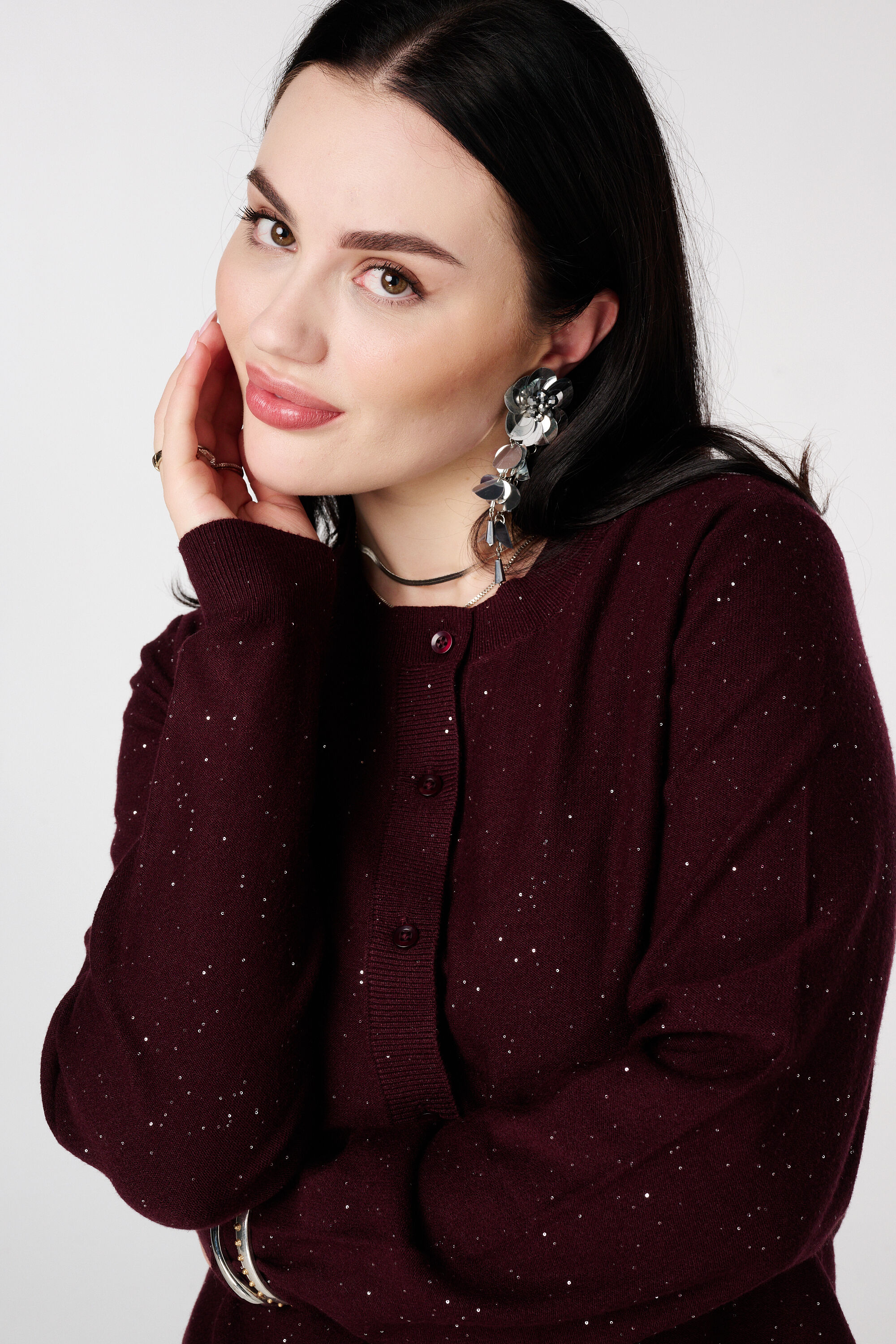 Fein gestrickte Strickjacke mit Mini-Pailletten image number 4