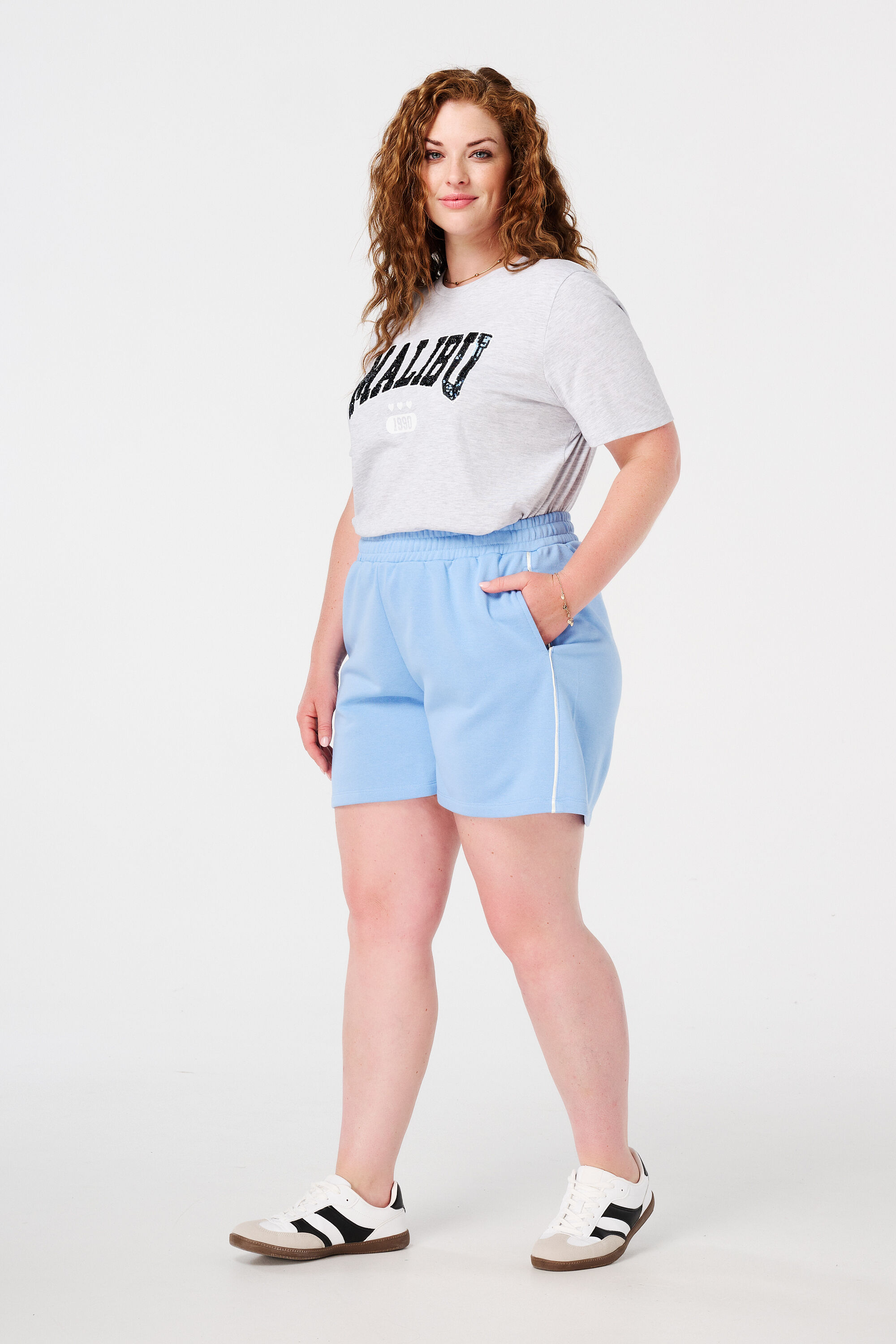 T-Shirt mit Text-Print  image number 5