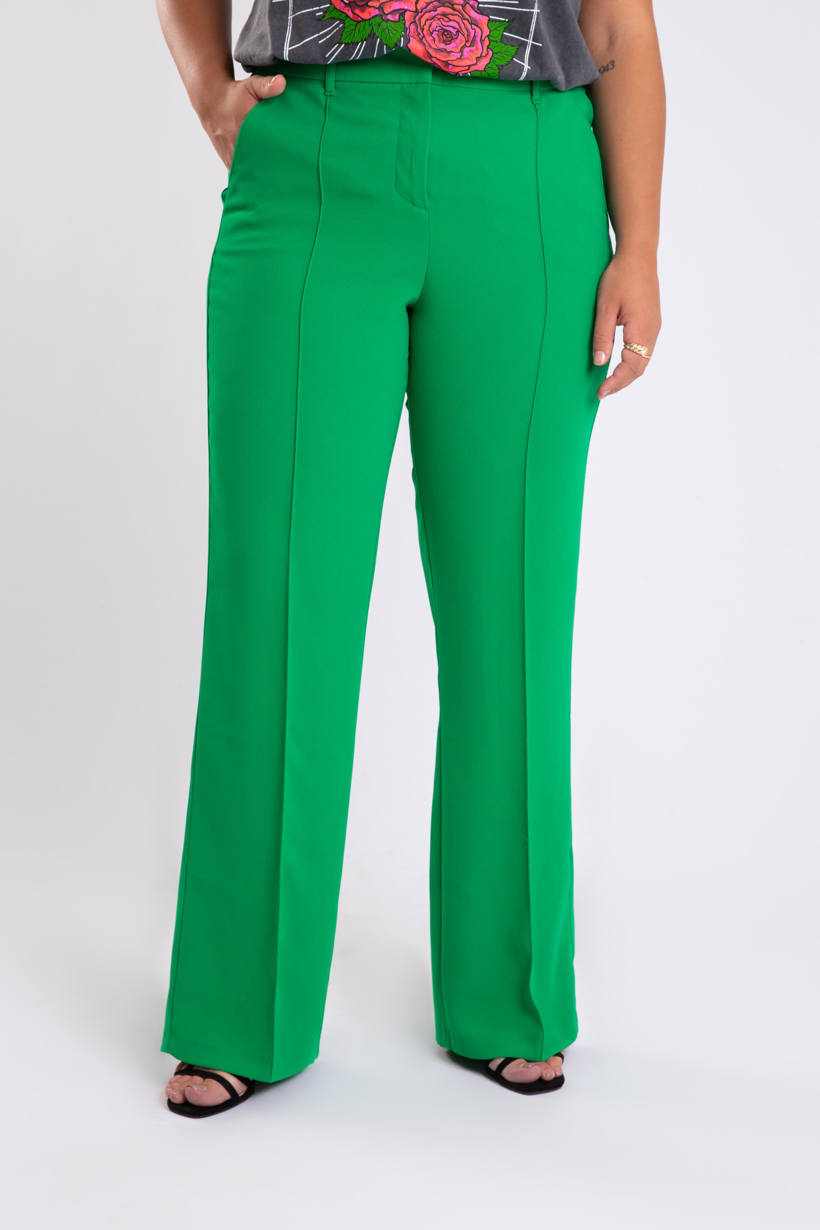 Hose mit weit geschnittenem Bein image number 4