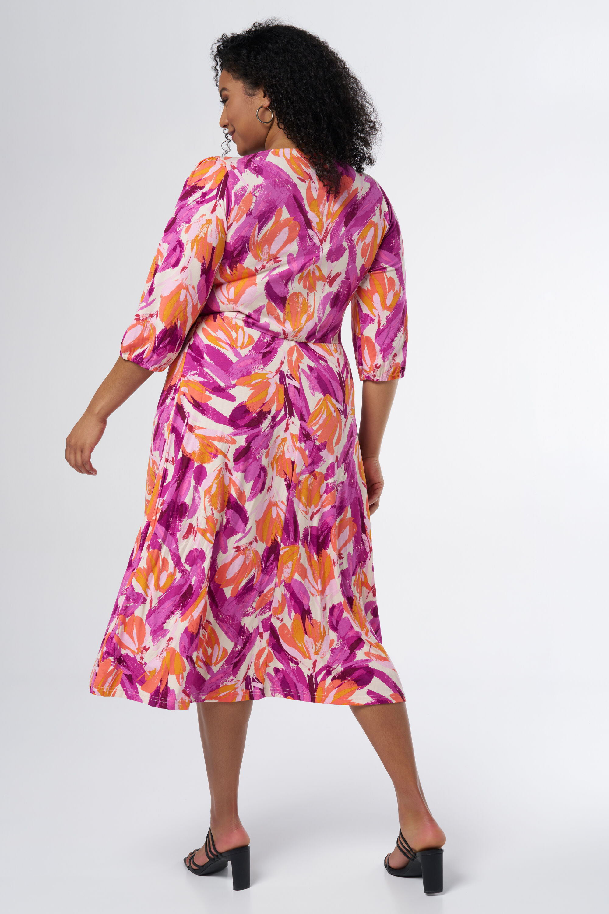 Midikleid mit auff&auml;lligem Print  image number 3