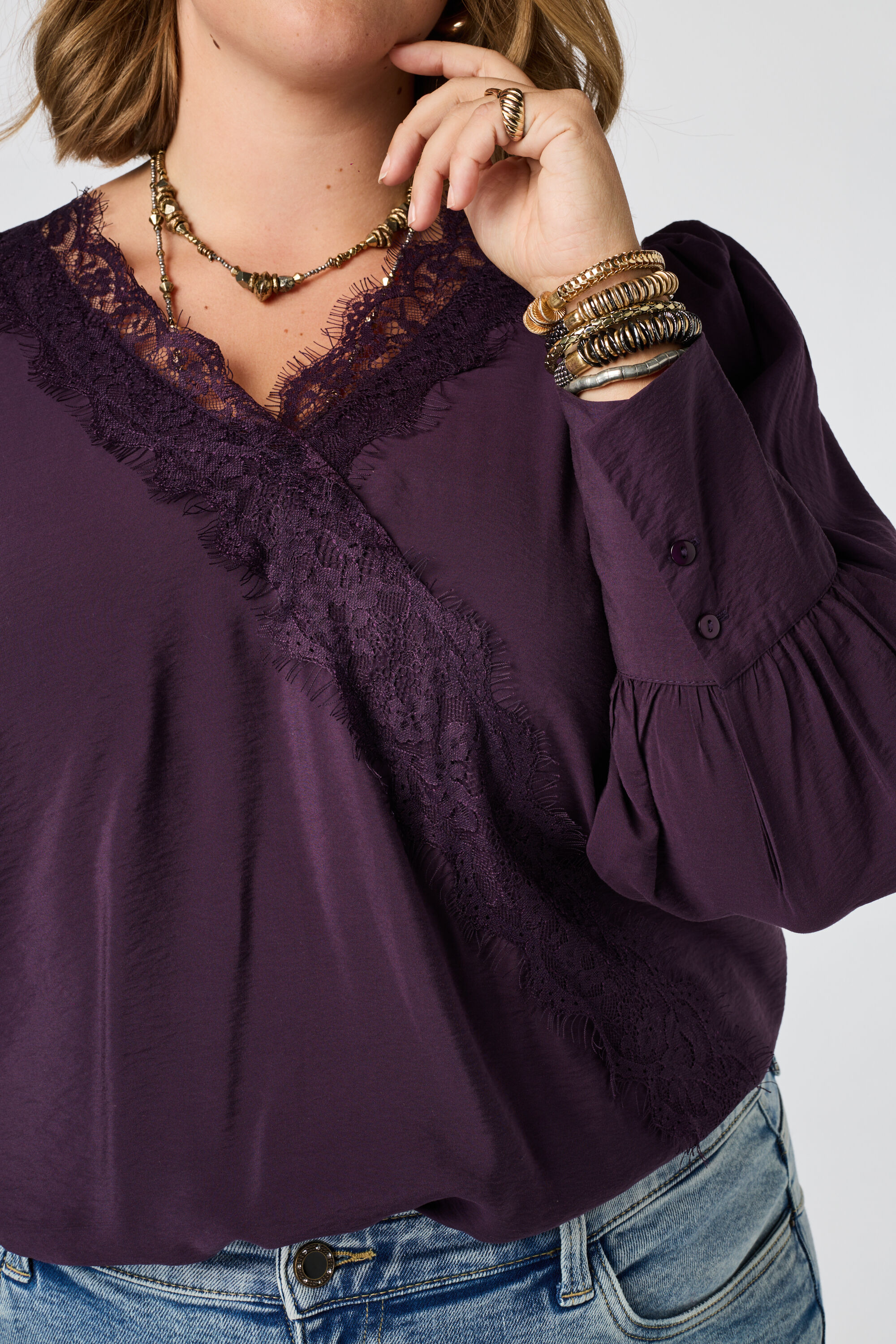Bluse mit Spitzendetails image number 6