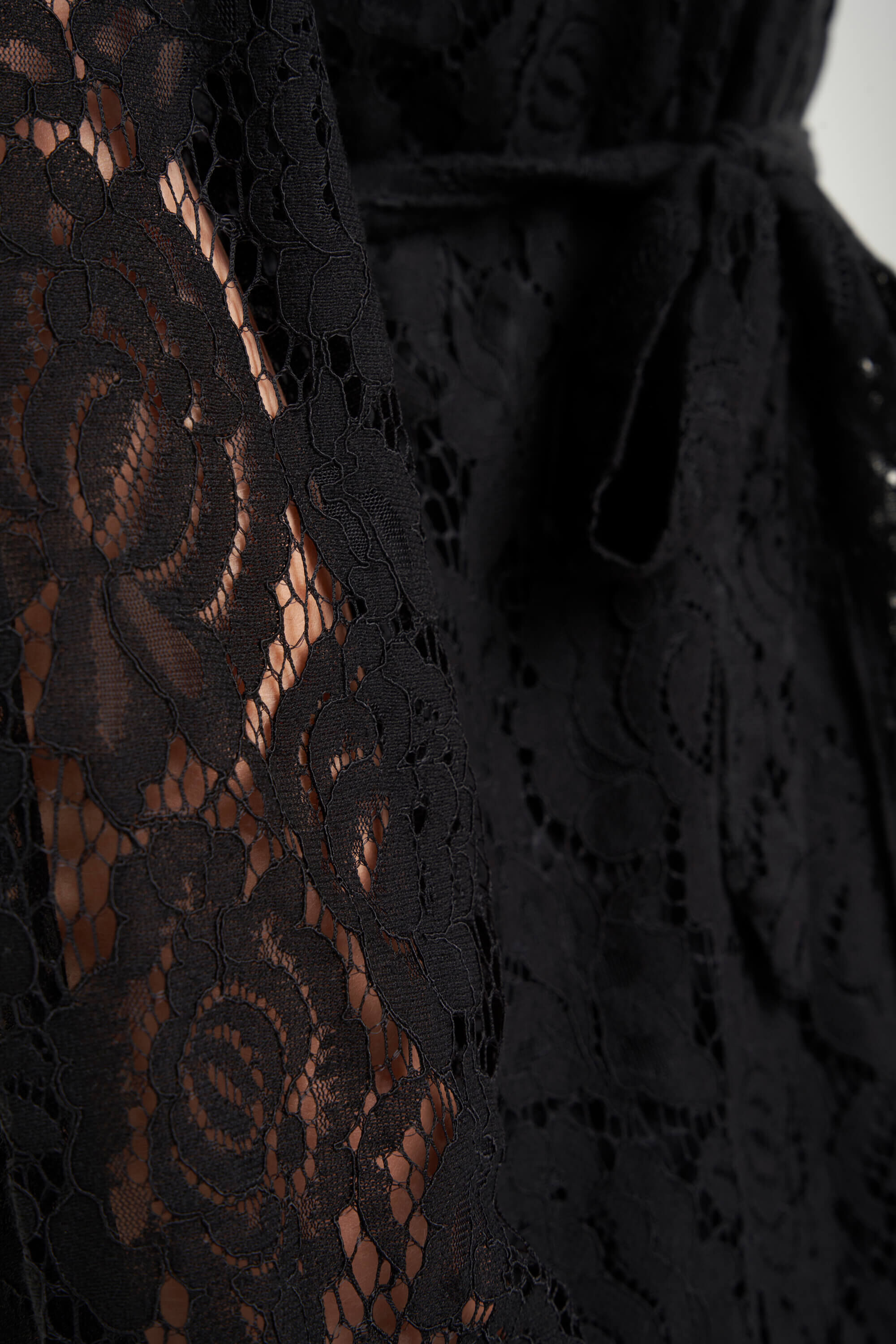 Spitzenkleid image number 4