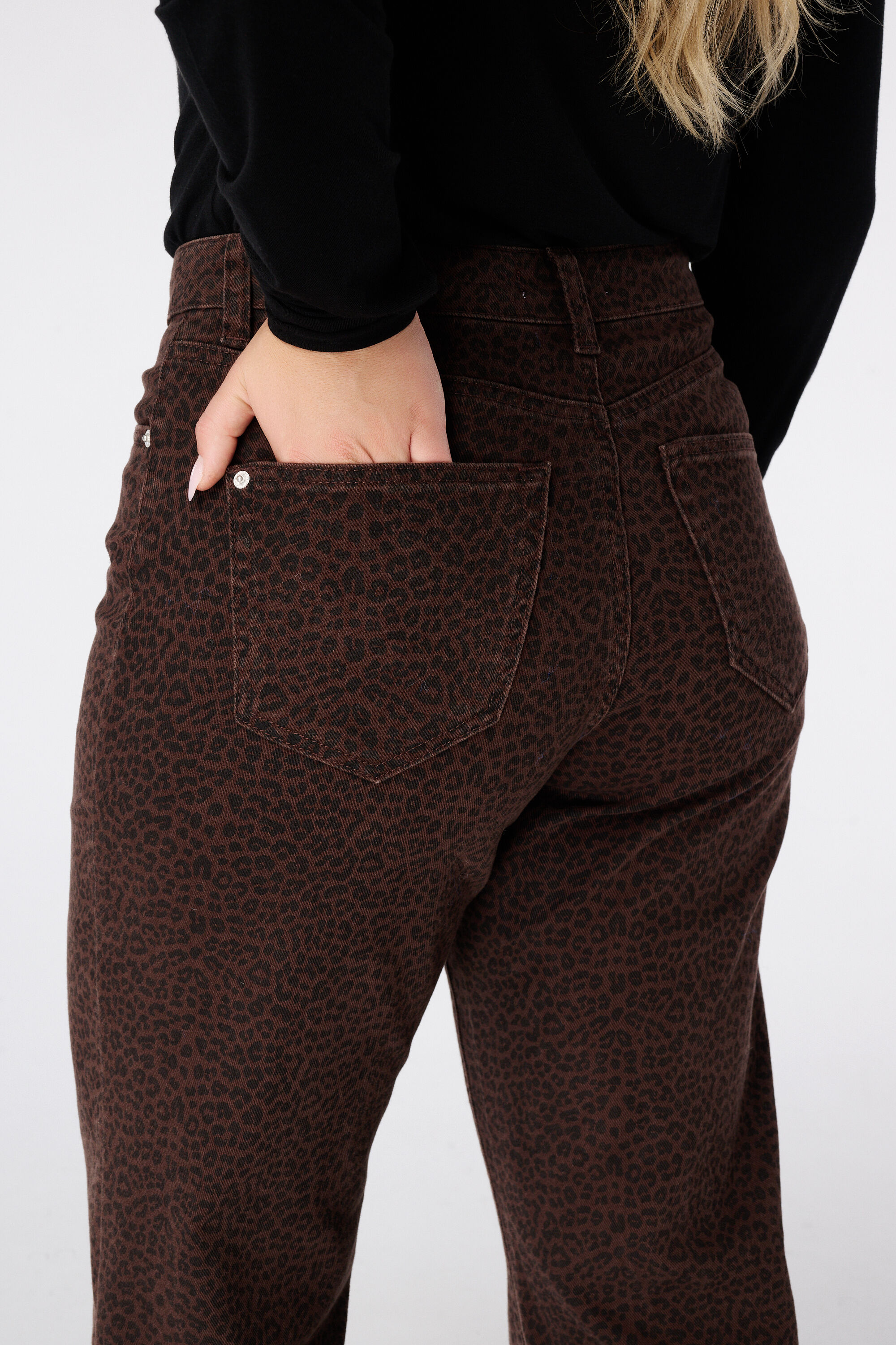 Wide-Leg-Jeans mit Leopardenprint image number 4