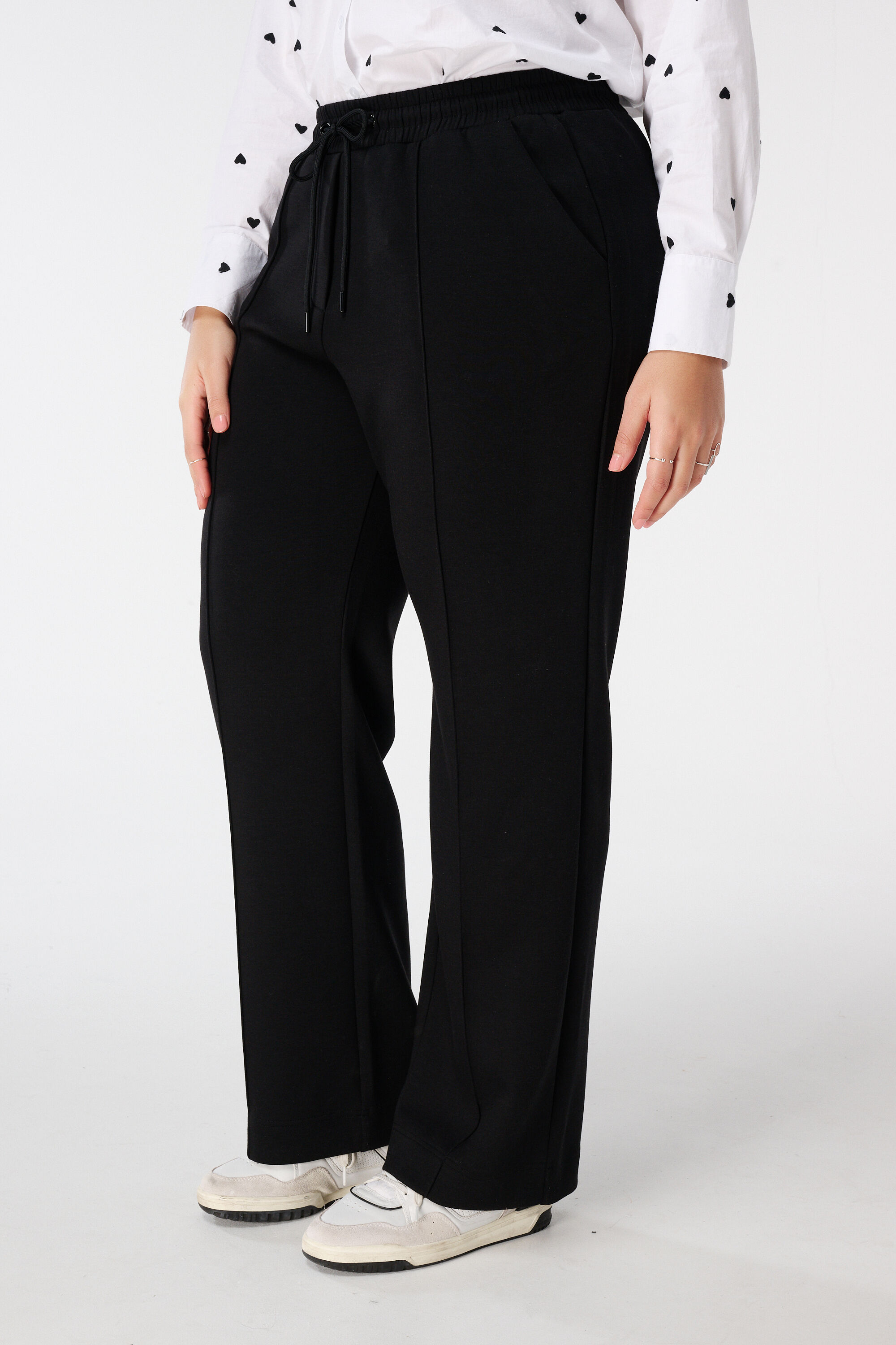 Hose mit elastischem Bund und Ziernaht image number 5