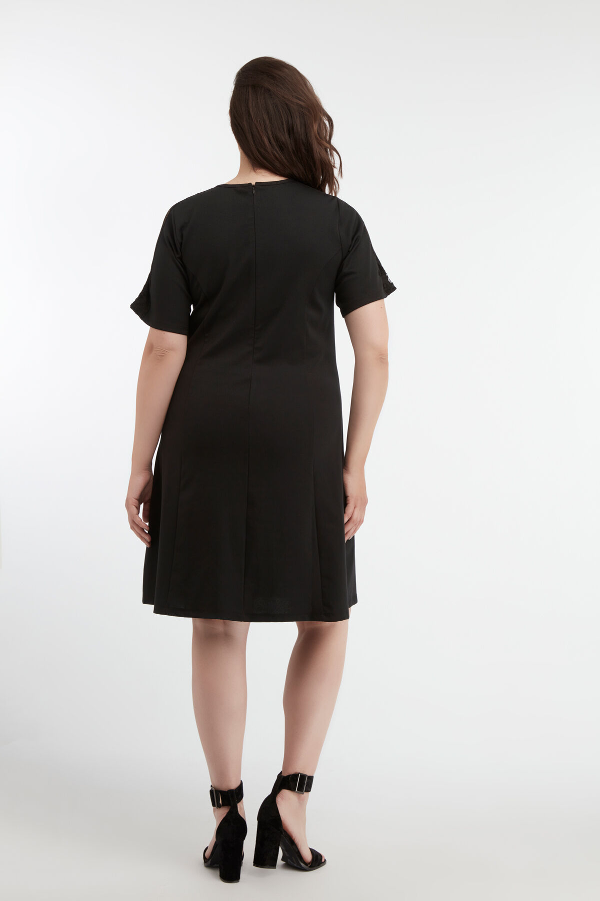 Kleid mit Spitzenkragen image number 3