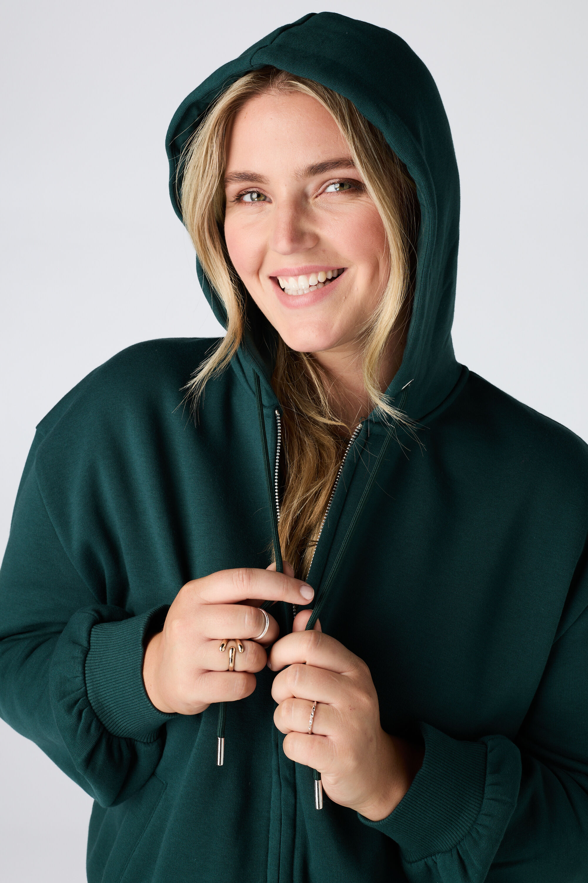 Sweatjacke mit Kapuze image number 4