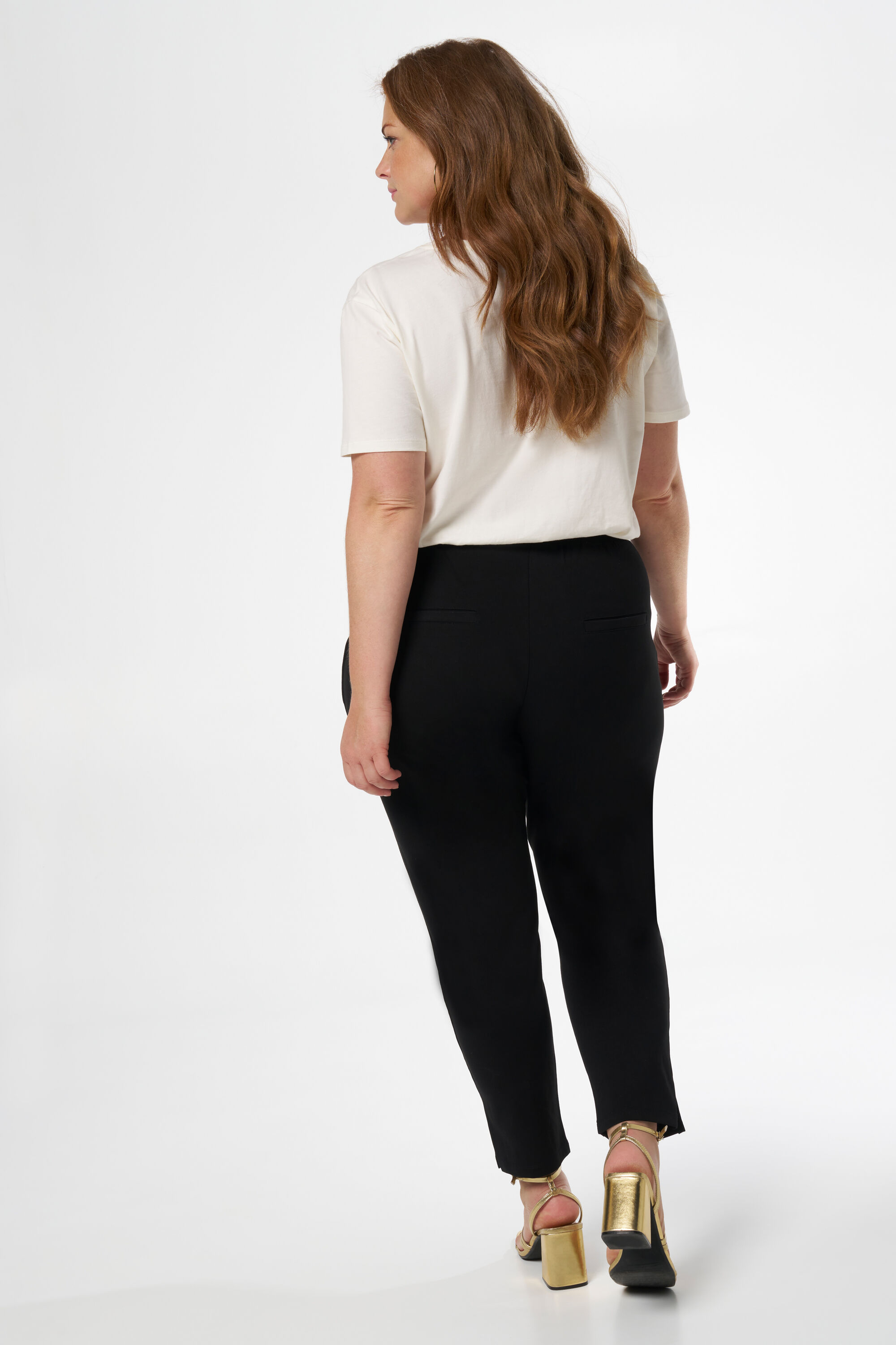 Weit geschnittene Jogginghose  image number 3