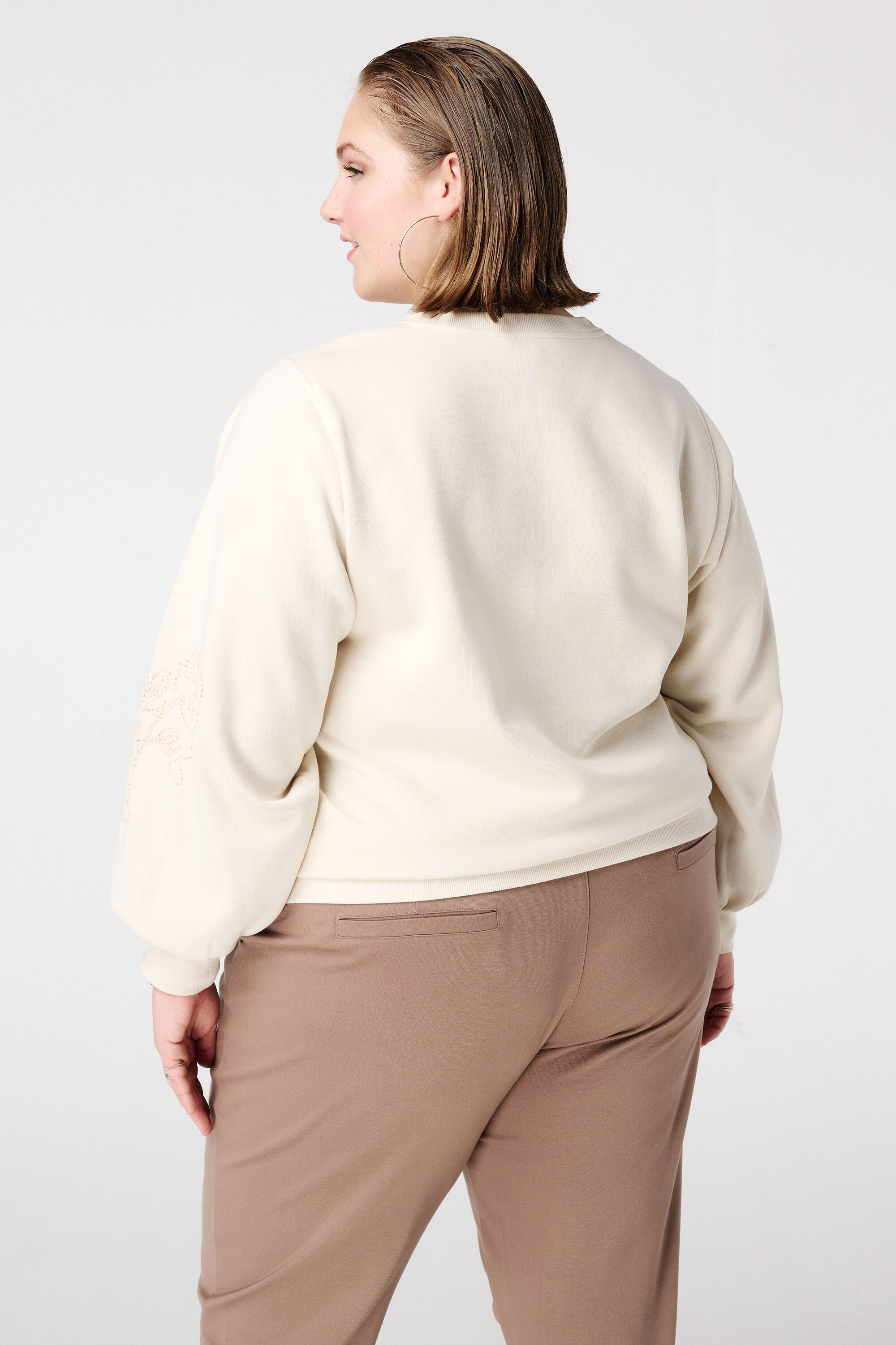 Pullover mit zarter Stickerei auf den &Auml;rmeln image number 3