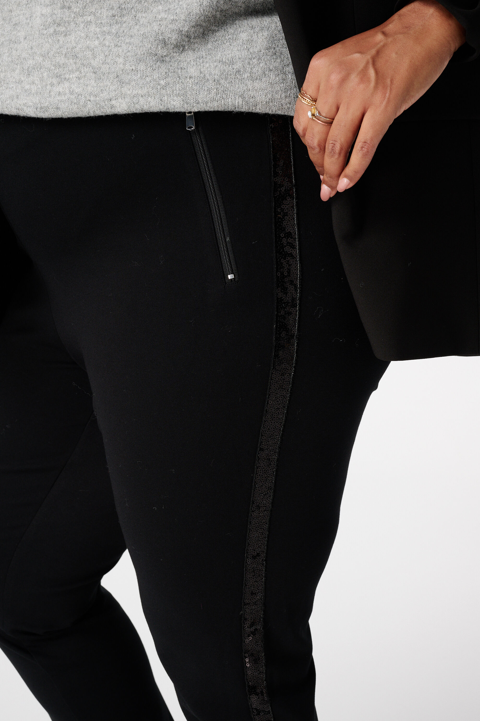 Skinny-Fit-Treggings mit Pailletten-Seitenstreifen image number 4