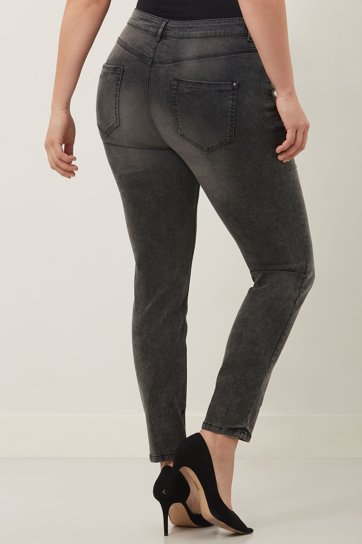 Jeans mit Acid-Waschung image number 3