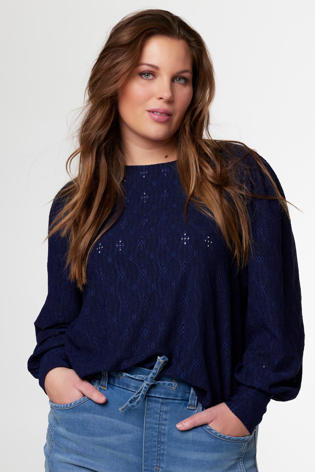 Top mit Stickereien image number 0