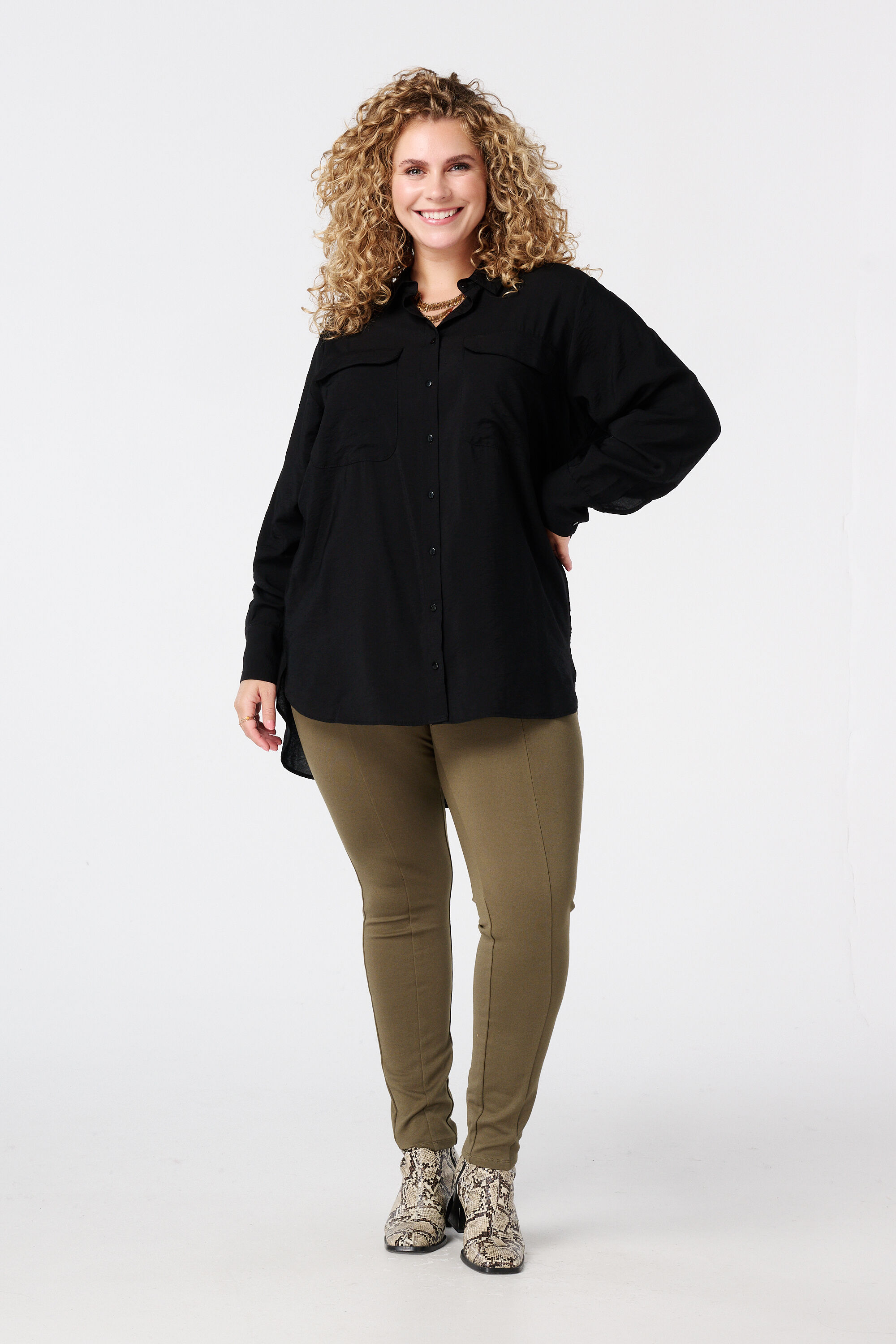 Halblange Bluse mit Ziertaschen image number 5