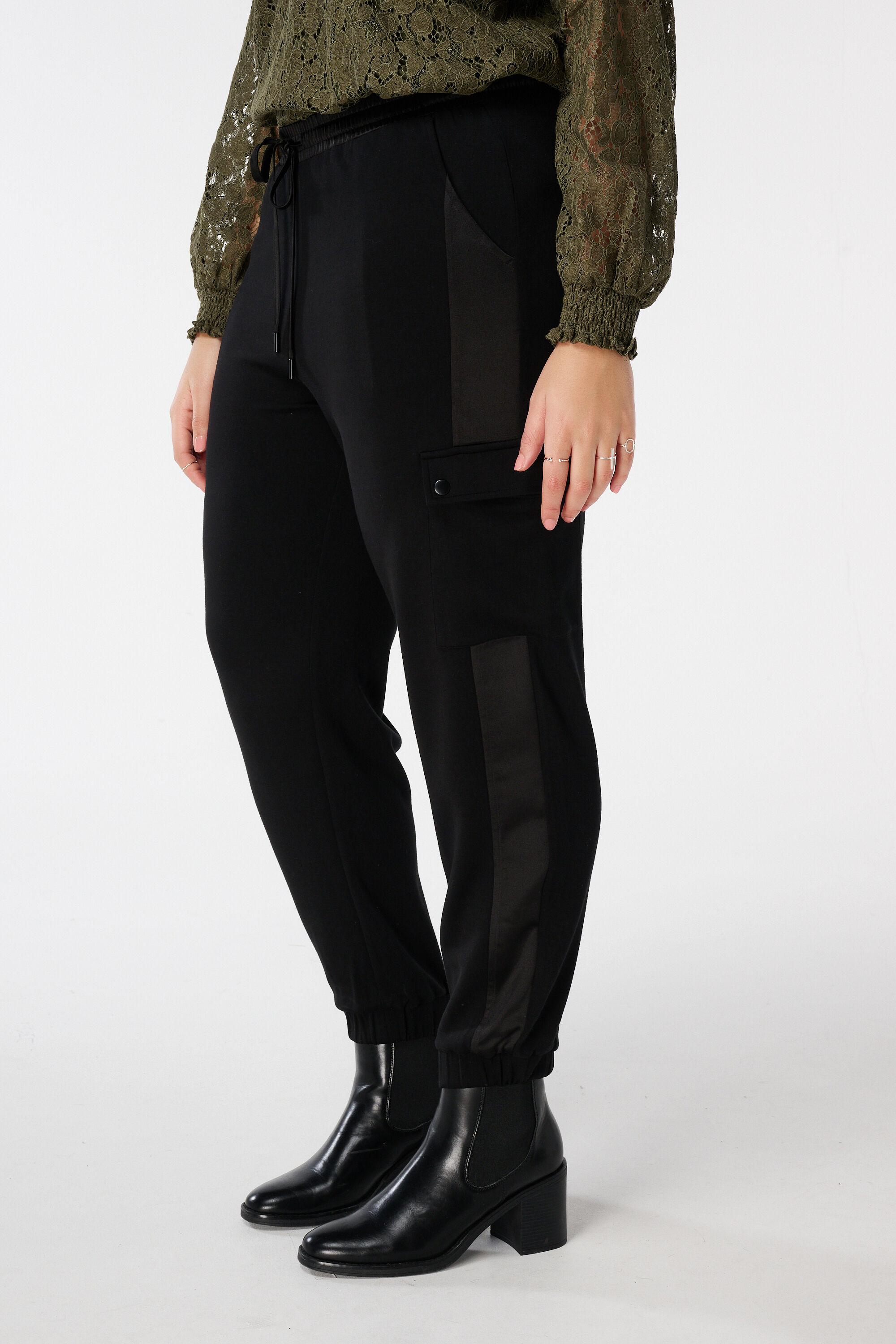 Jogginghose mit Taschen  image number 5