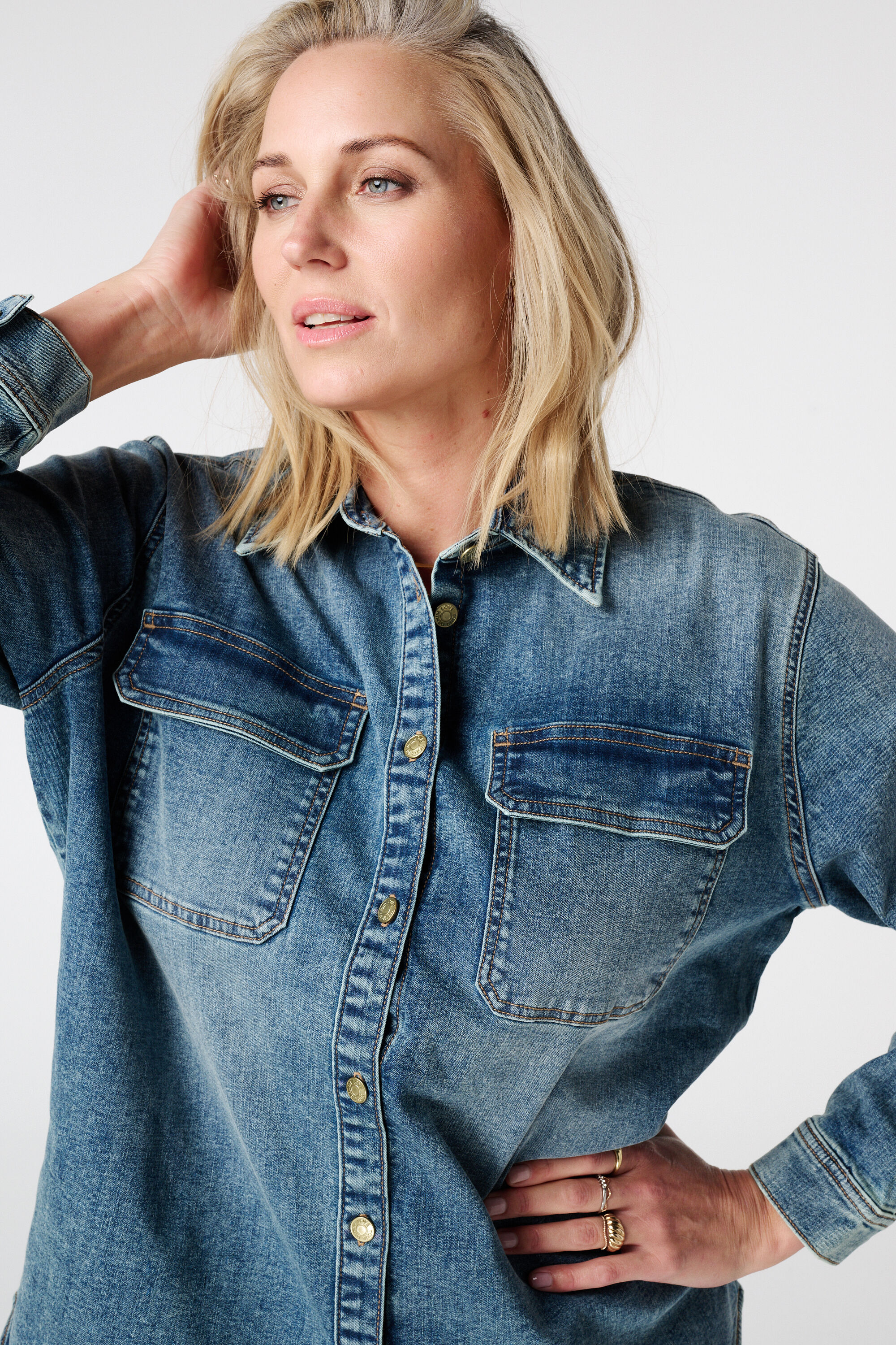 Jeanshemd mit Knopfleiste image number 4