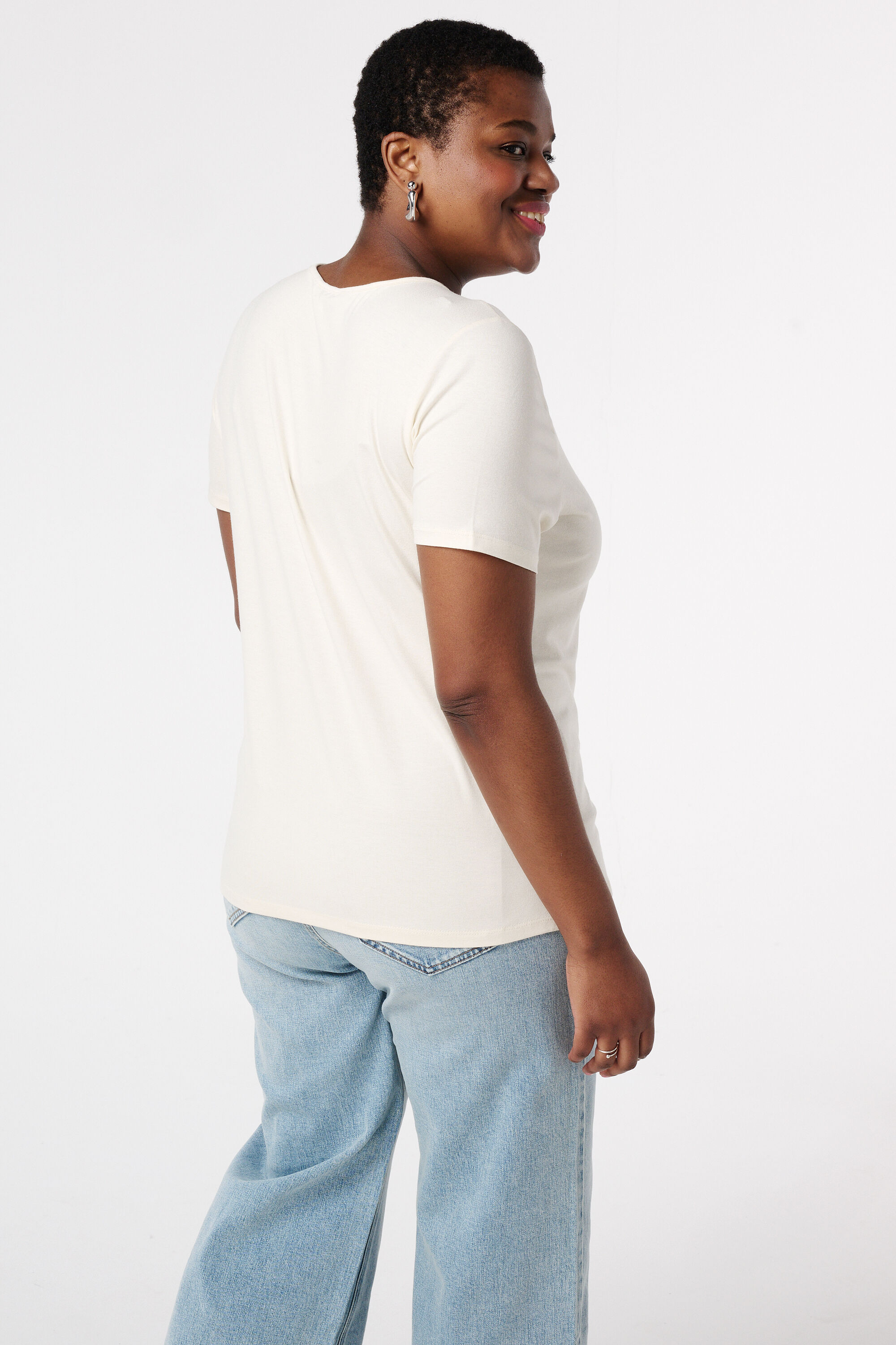 T-Shirt mit V-Ausschnitt image number 3