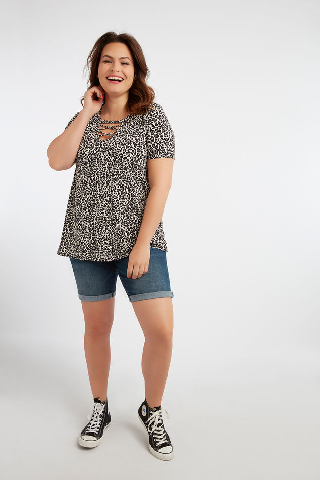 T-Shirt mit V-Schlitz und gekreuzten Riemen image number 0