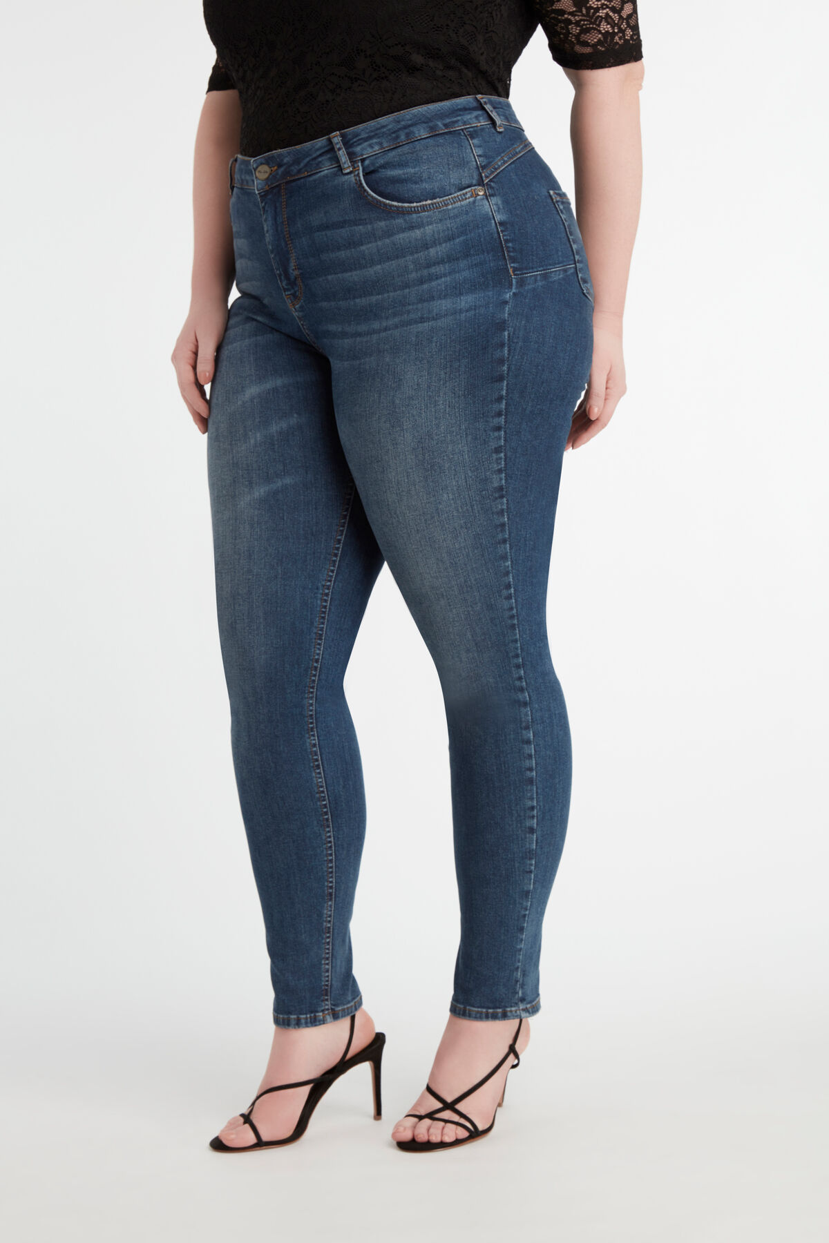 Magic Simplicity LIFTS Jeans image number 6