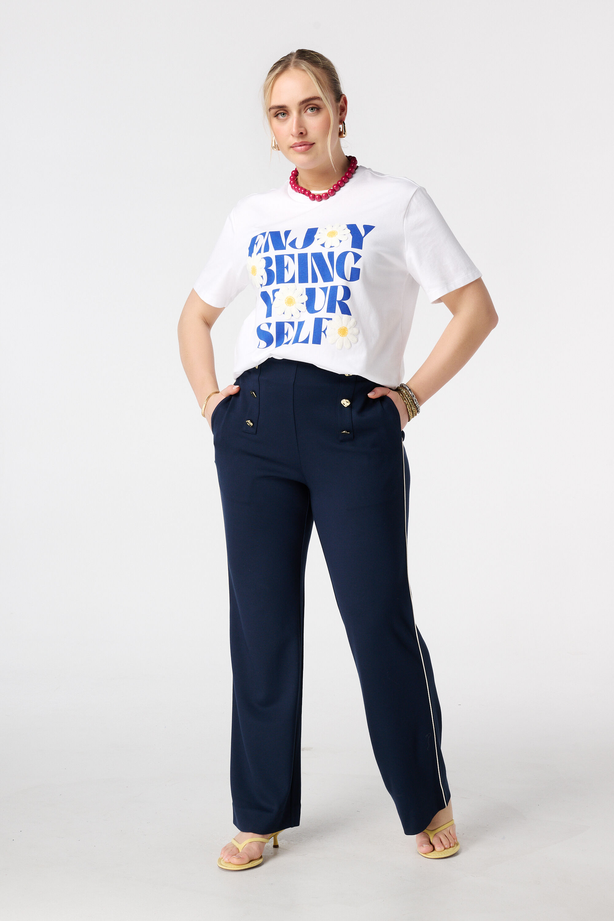 T-Shirt mit Schriftzug image number 5