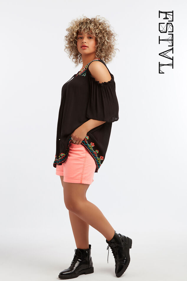 Twill-Shorts in Neon-Pink image number 0