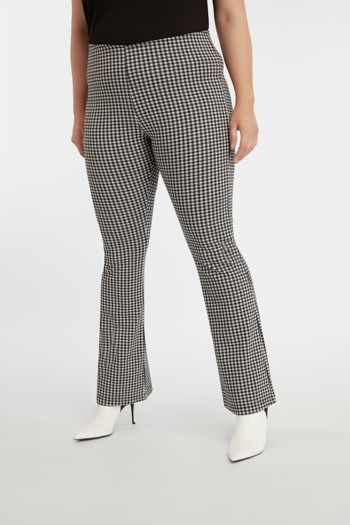 Gestrickte ausgestellte Leggings image number 3