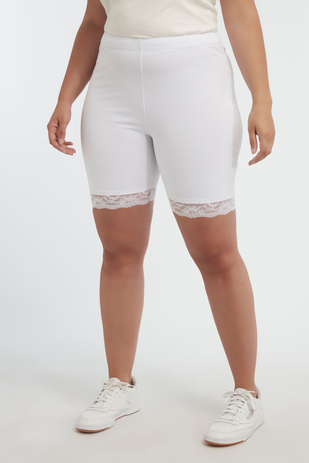 Kurze Leggings mit Spitze image number 3