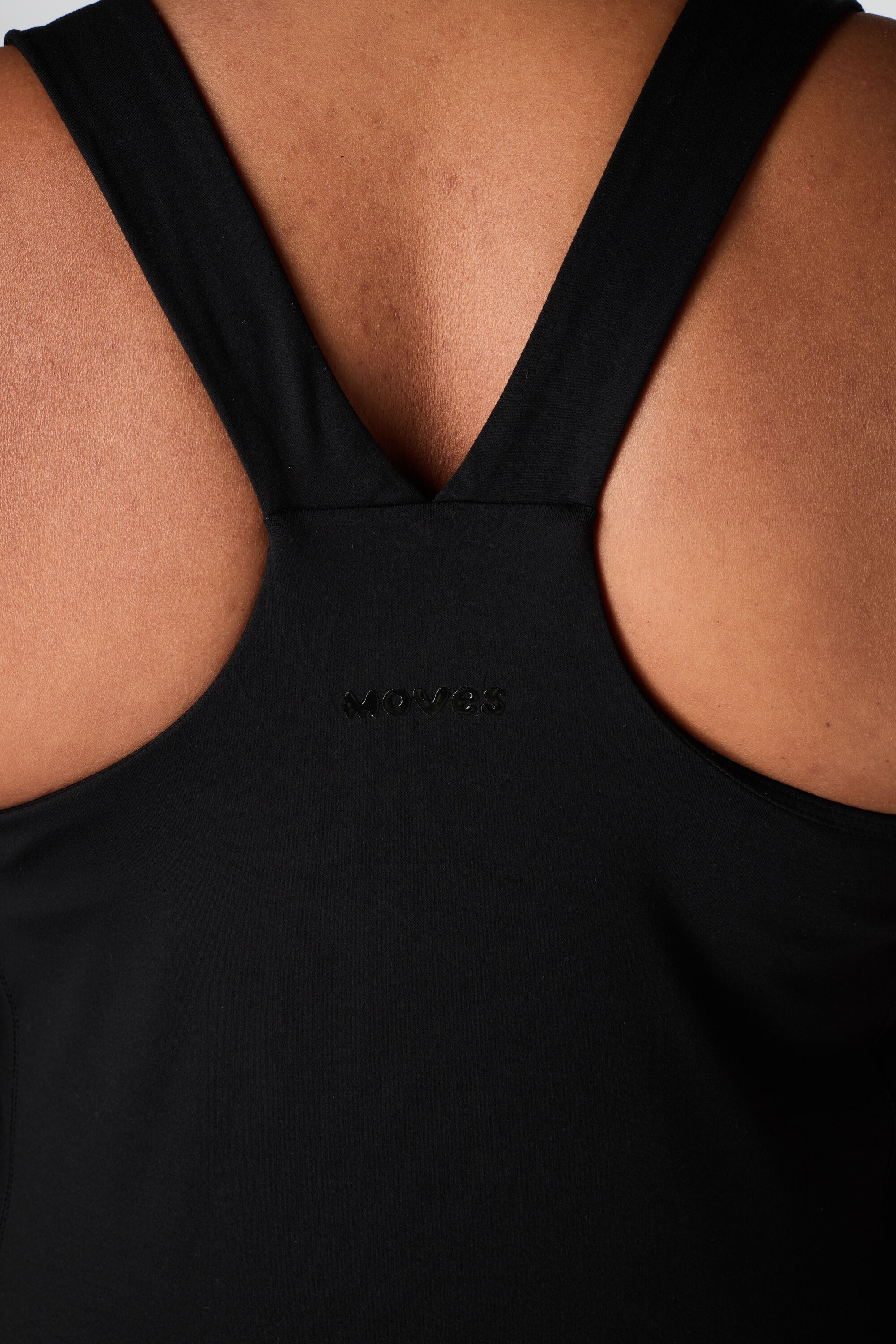 Sporttop mit integriertem BH image number 6
