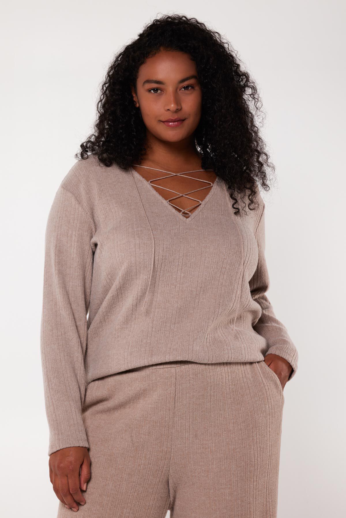 Gerade geschnittenes Top mit V-Ausschnitt  image number 0