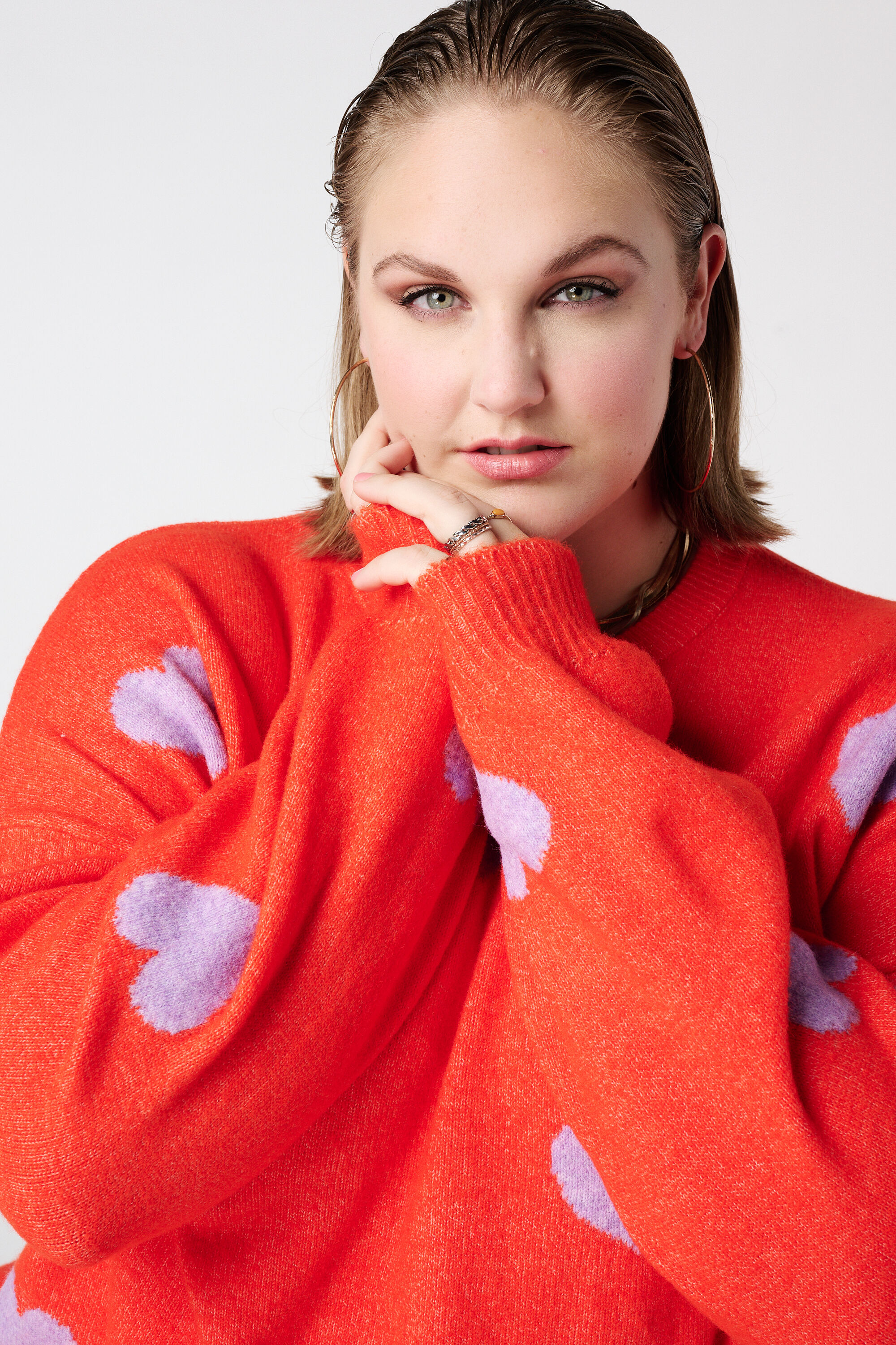 Gestrickter Pullover mit Herzmuster image number 4