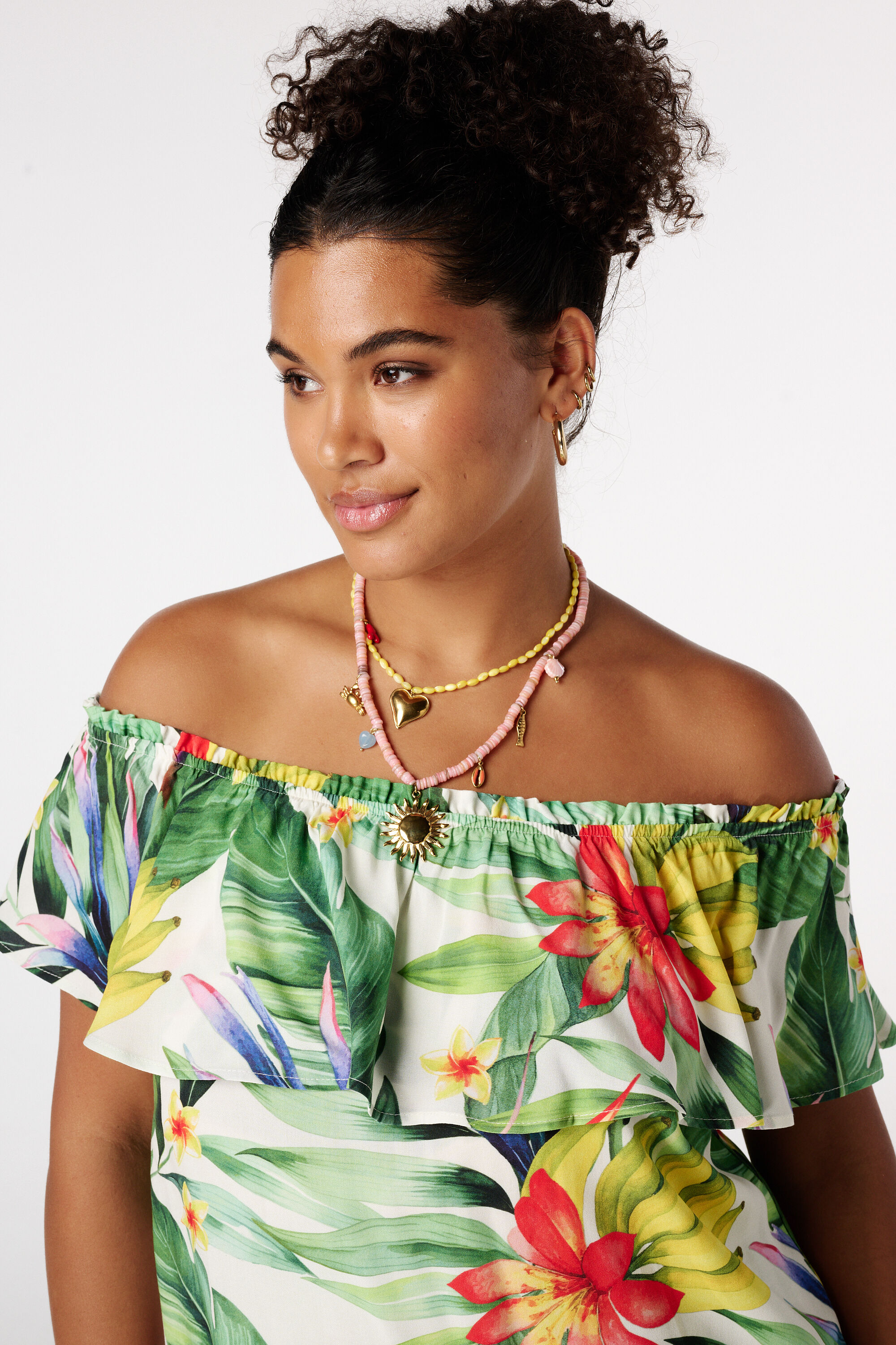 Off Shoulder Bluse image number 4