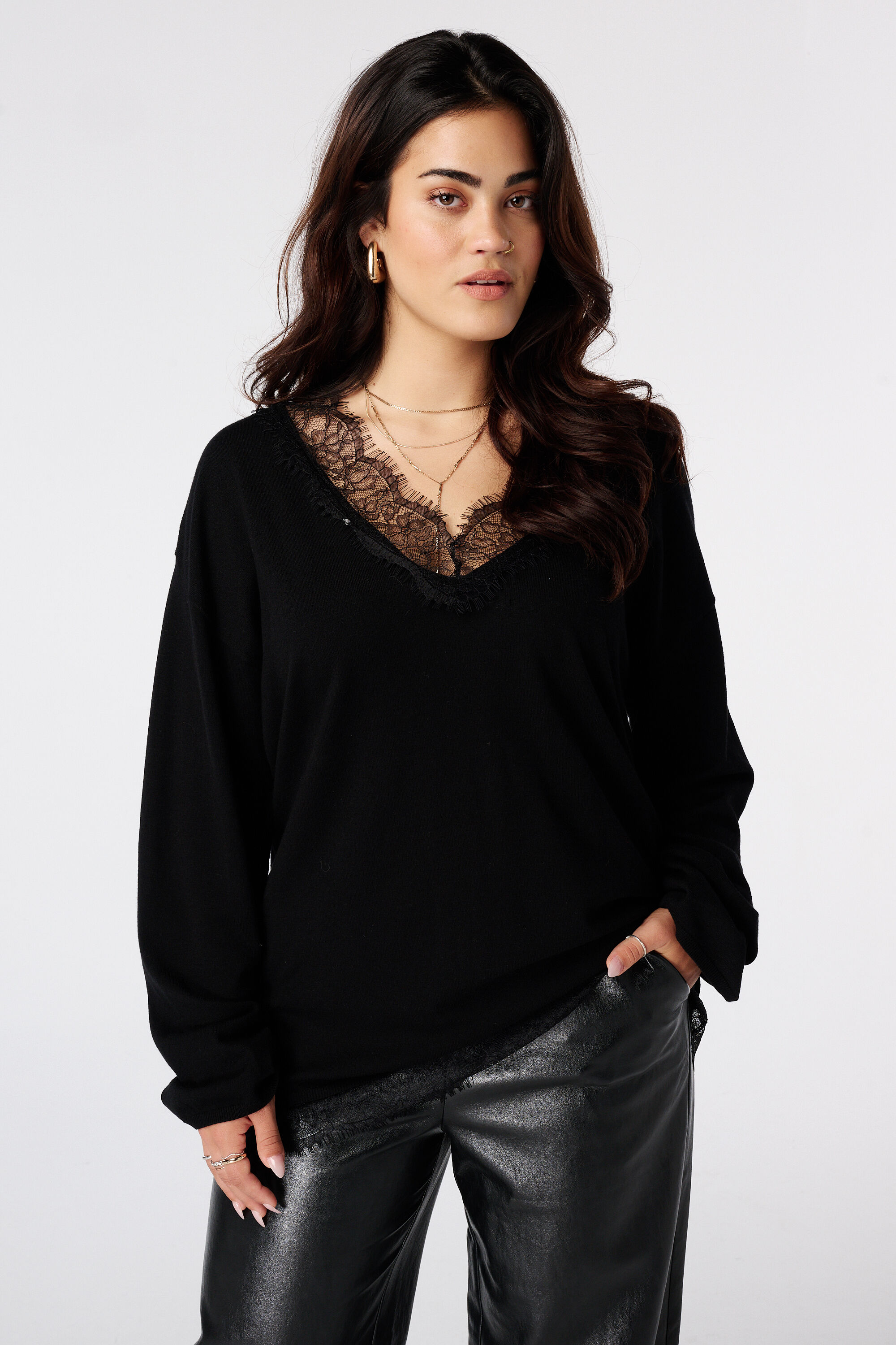 Feinstrickpullover mit Spitze