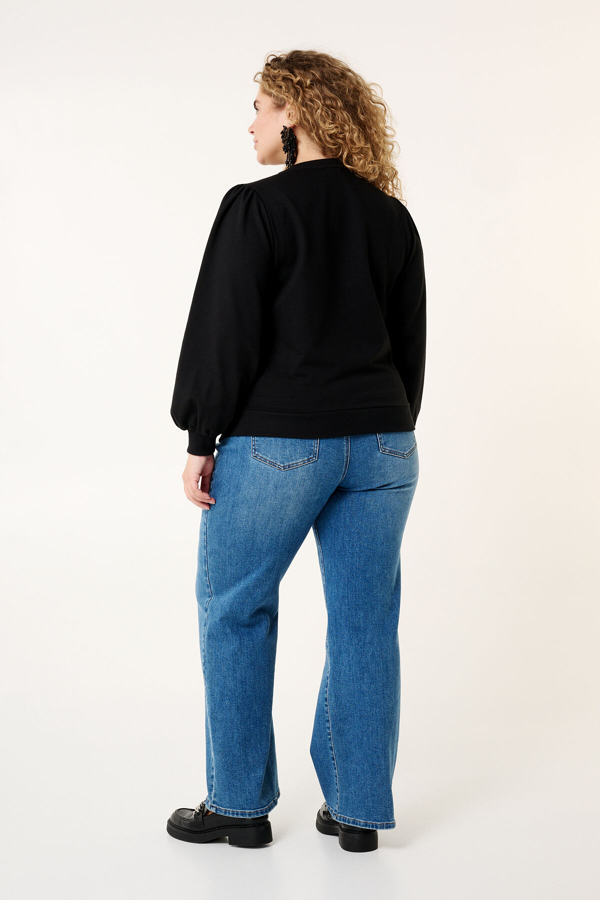 Pull avec volants image number 3