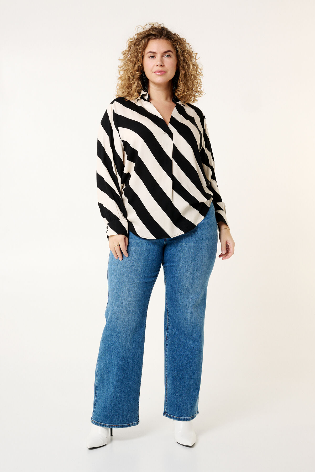 Bluse mit Streifen image number 6