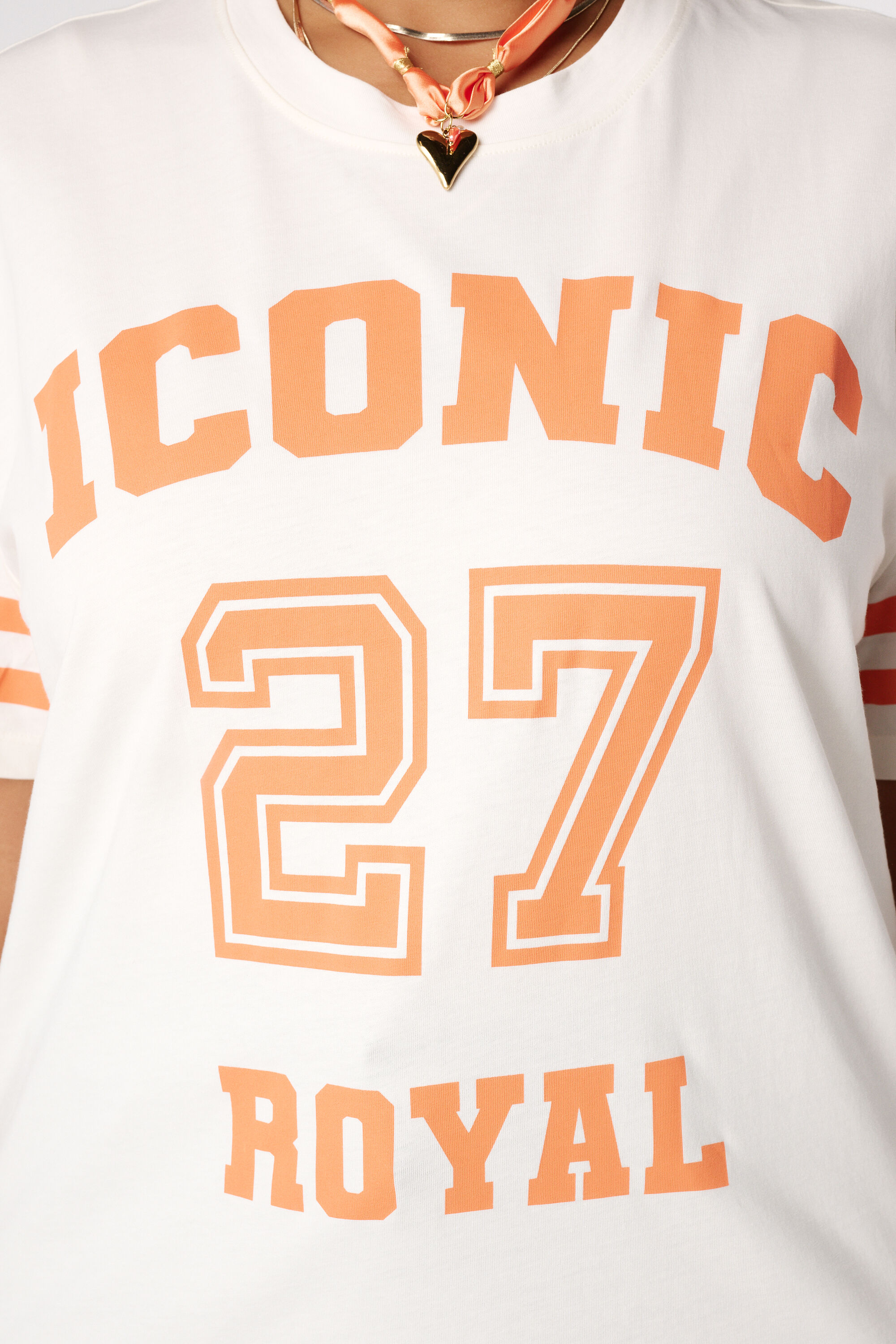 T Shirt mit Text image number 6