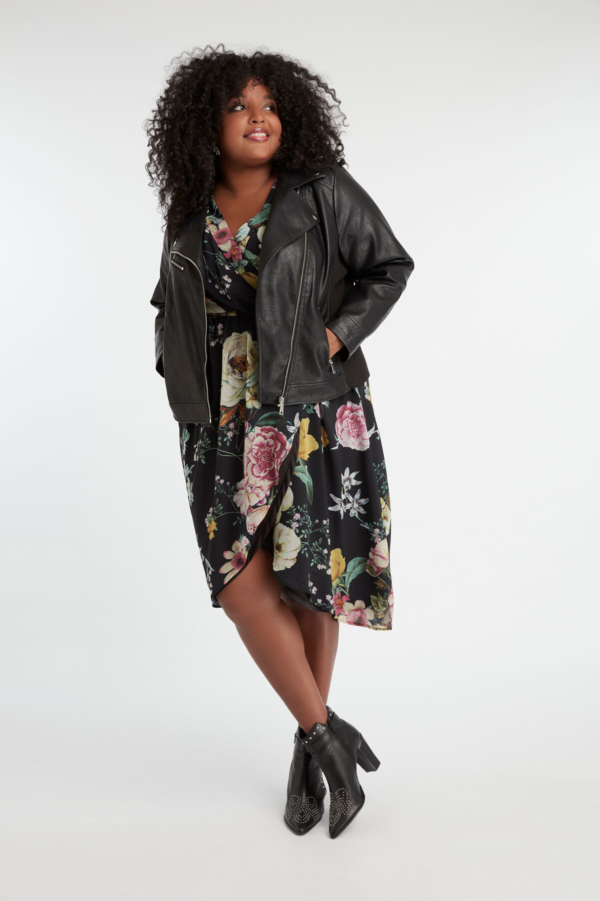 Wickelkleid mit floralem Print image number 7