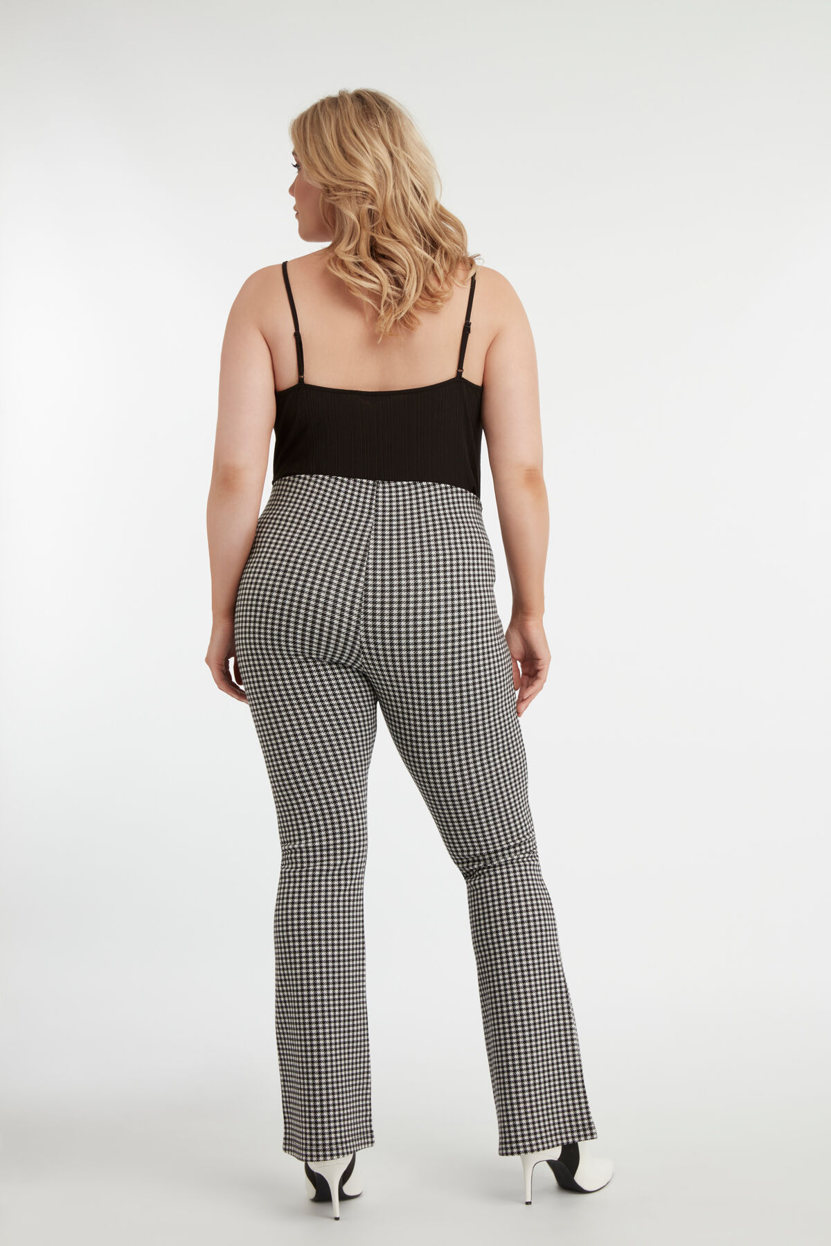 Gestrickte ausgestellte Leggings image number 4