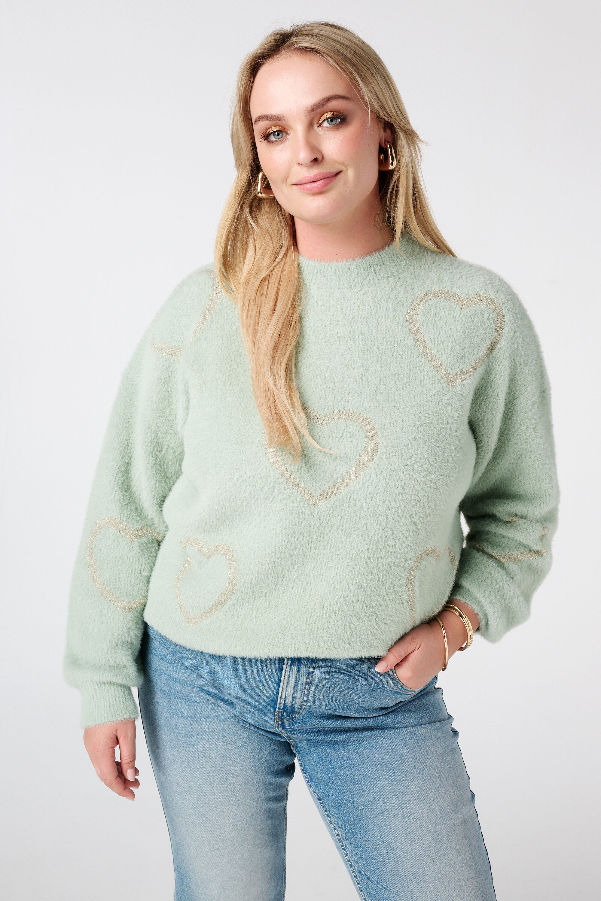 Weicher Pullover mit Herzchen
