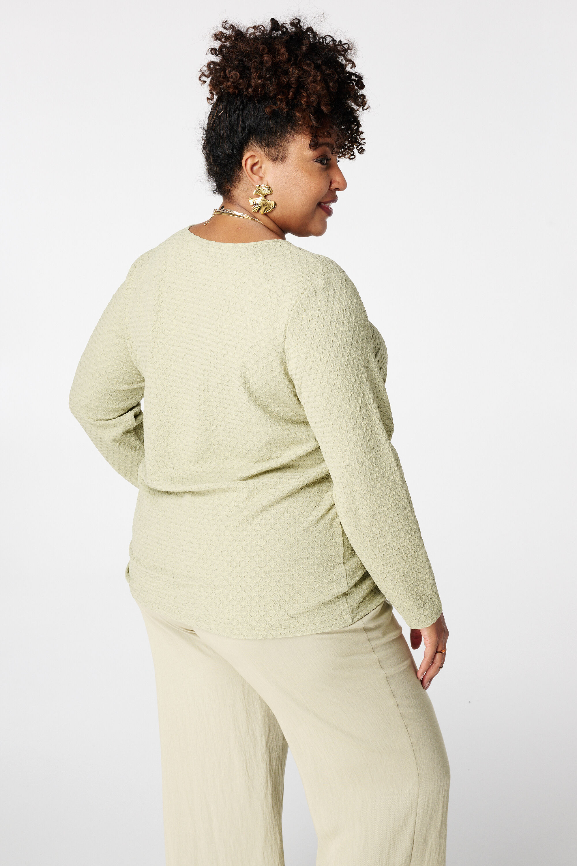 Top mit durchbrochenem Detail image number 3