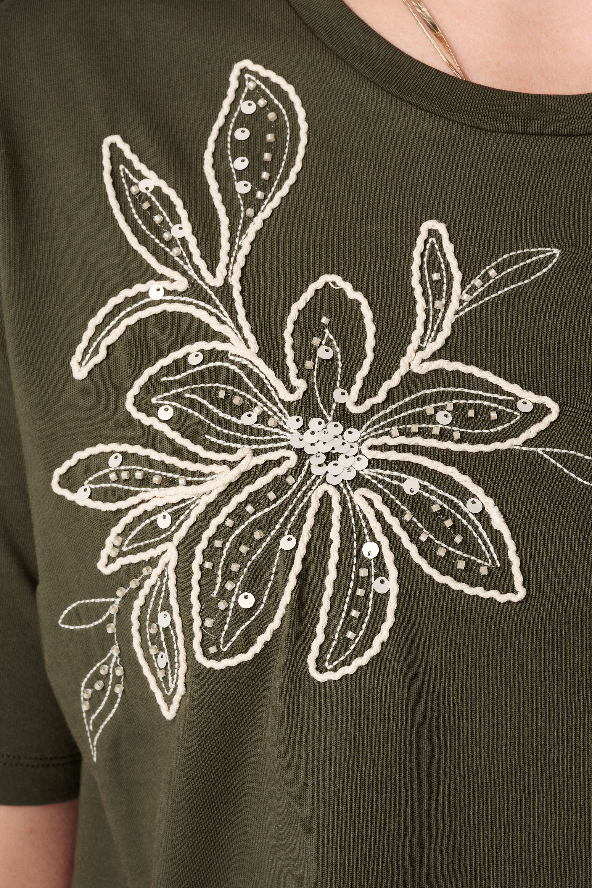 T Shirt mit Perlen image number 6