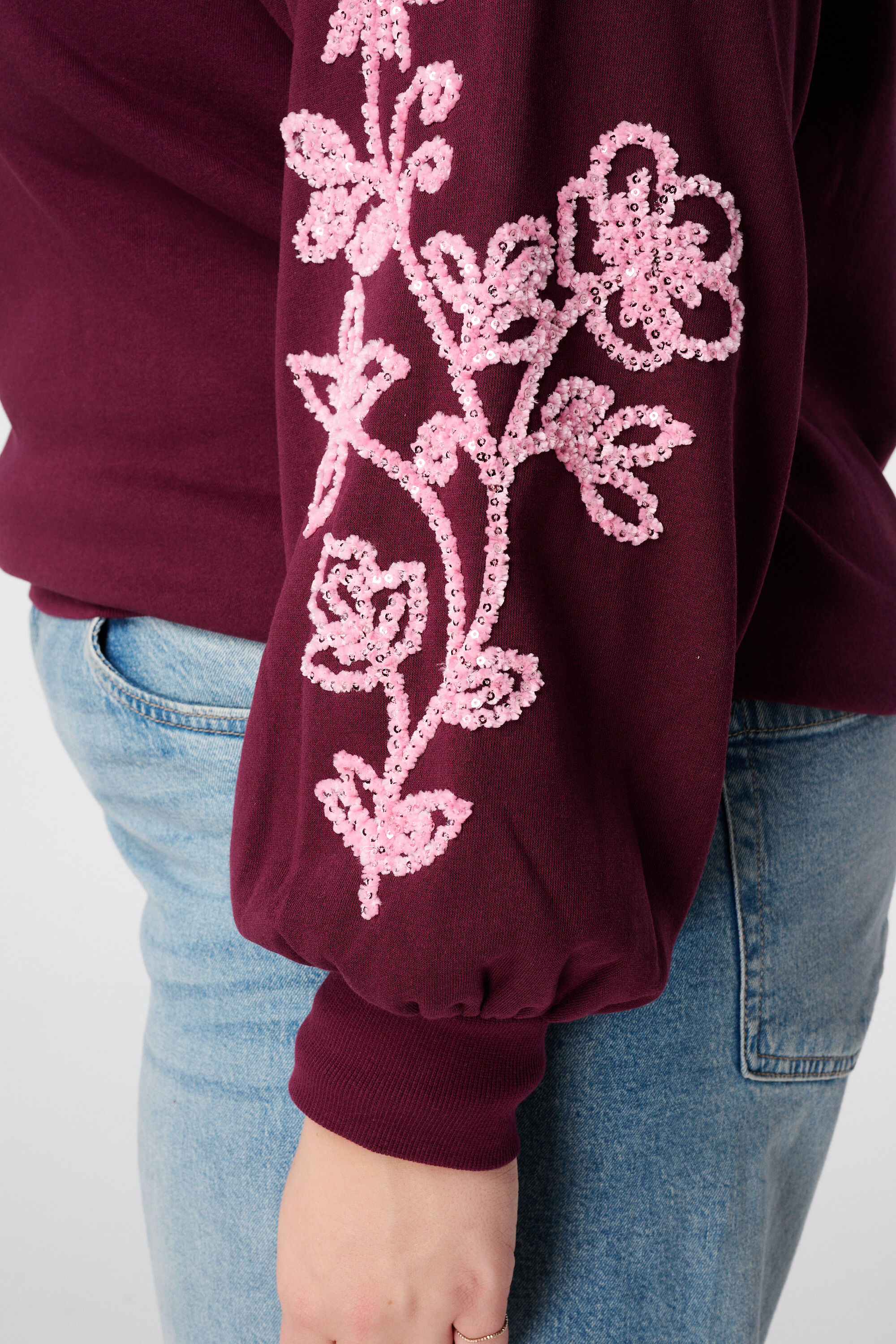 Pullover mit zarter Stickerei auf den &Auml;rmeln image number 6