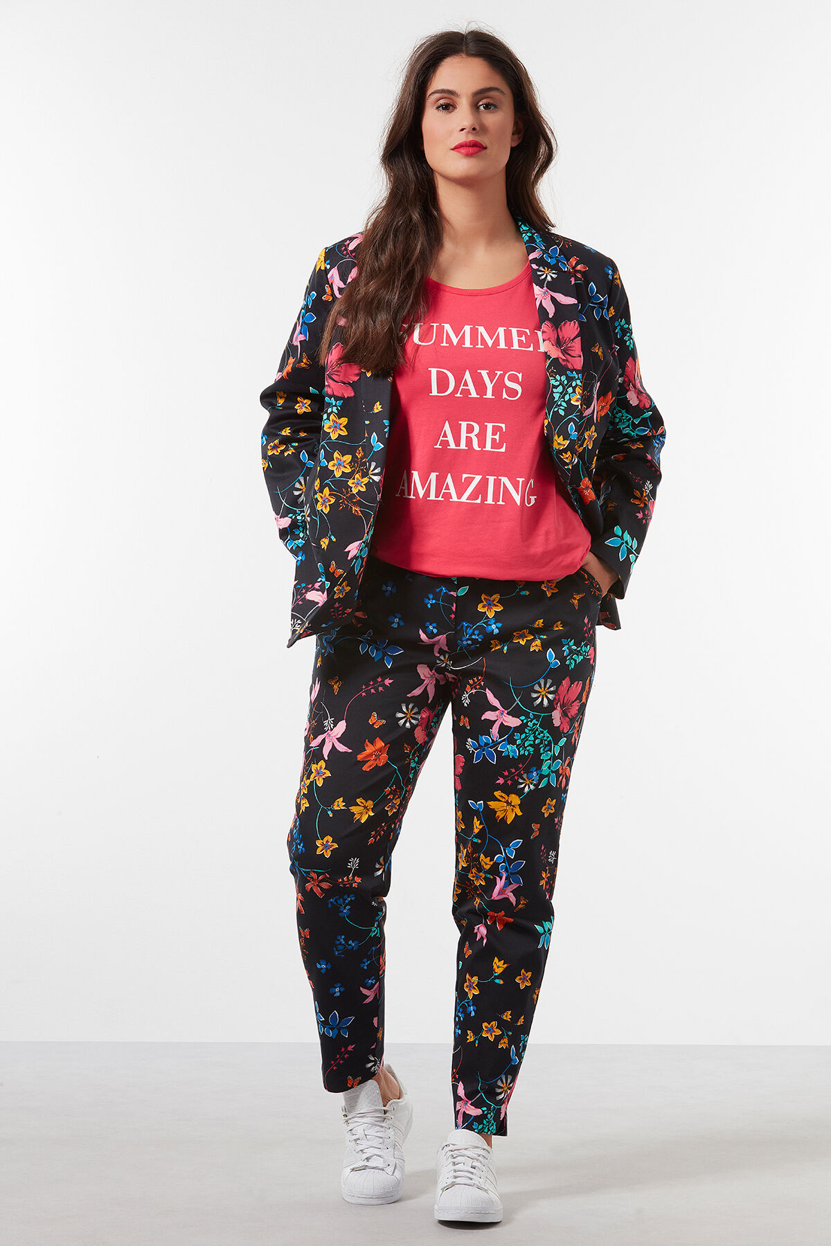 Hose mit Blumen-Print image number 6