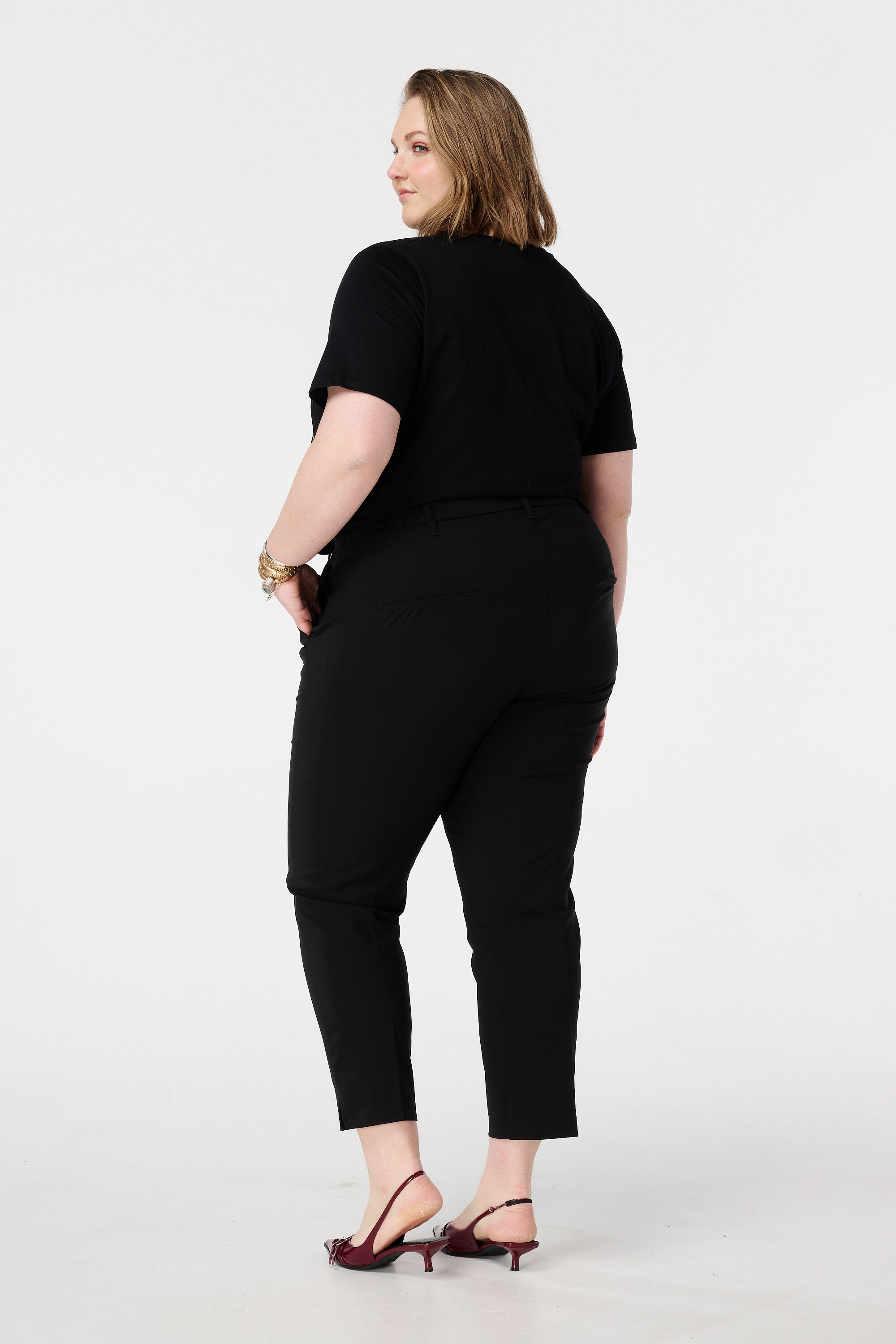 Hose mit geradem Bein und elastischem Bund image number 3