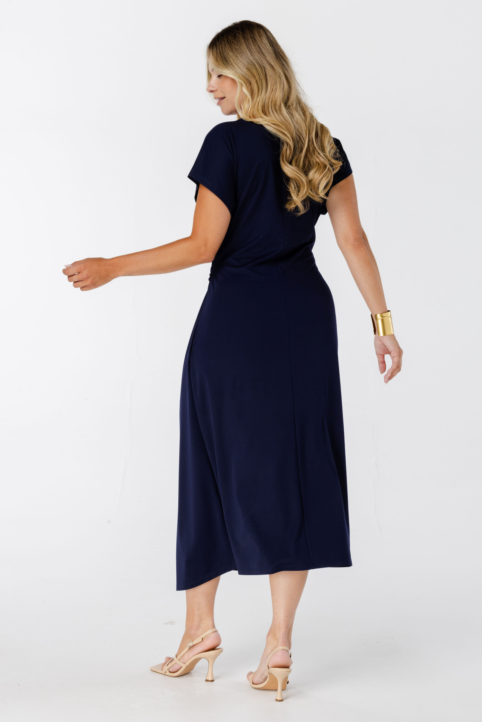 Wickelkleid mit goldenen Verzierungen  image number 3