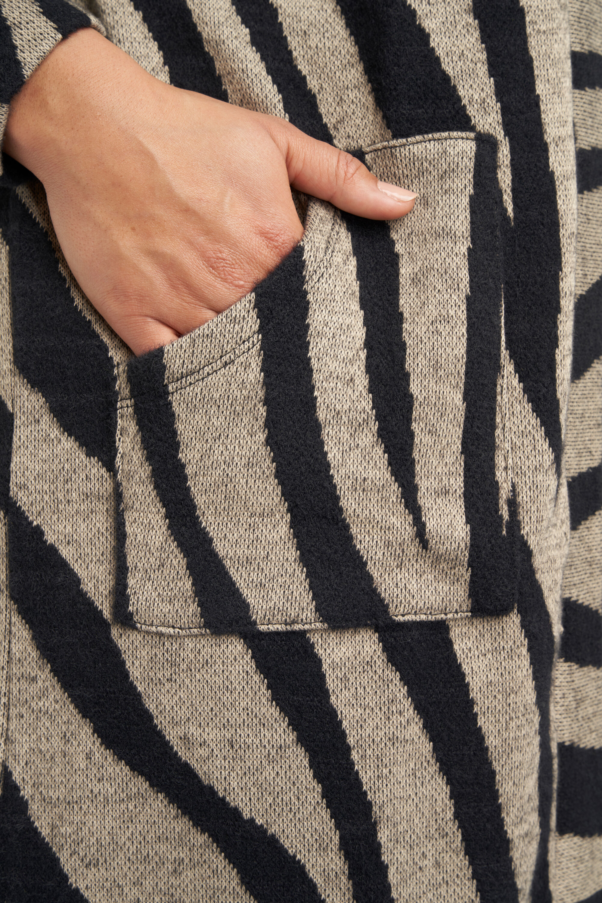 Cardigan mit Print image number 5