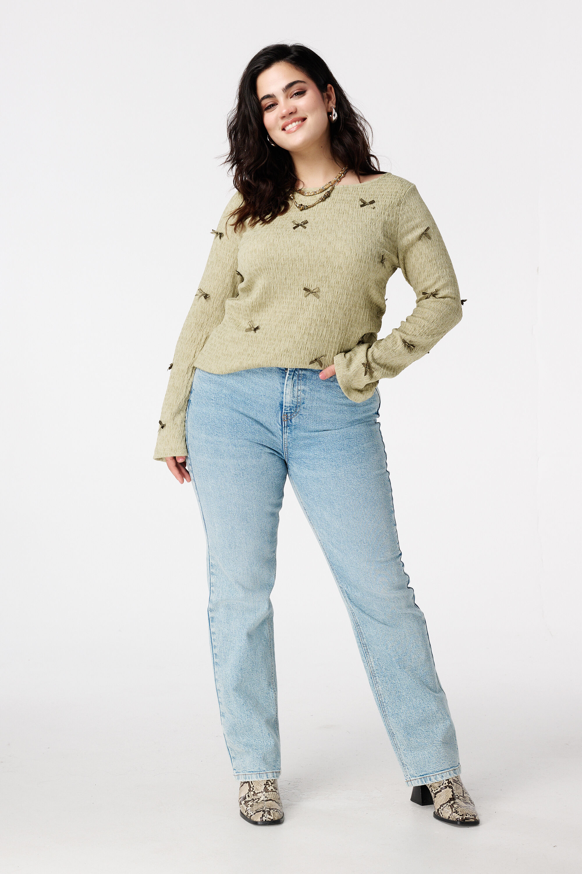 Top mit Schleifendetails image number 5