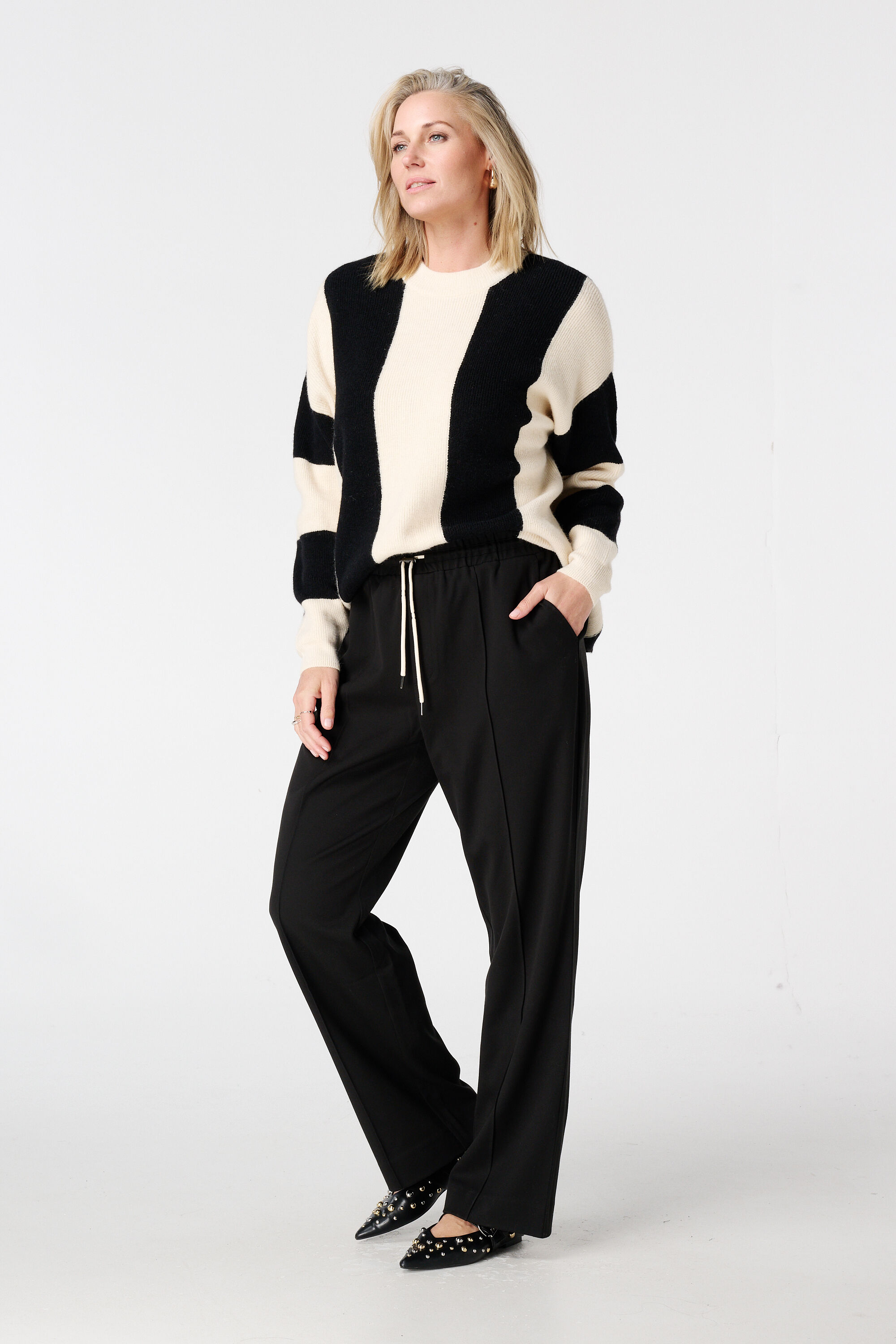 Pullover mit Kontraststreifen image number 5