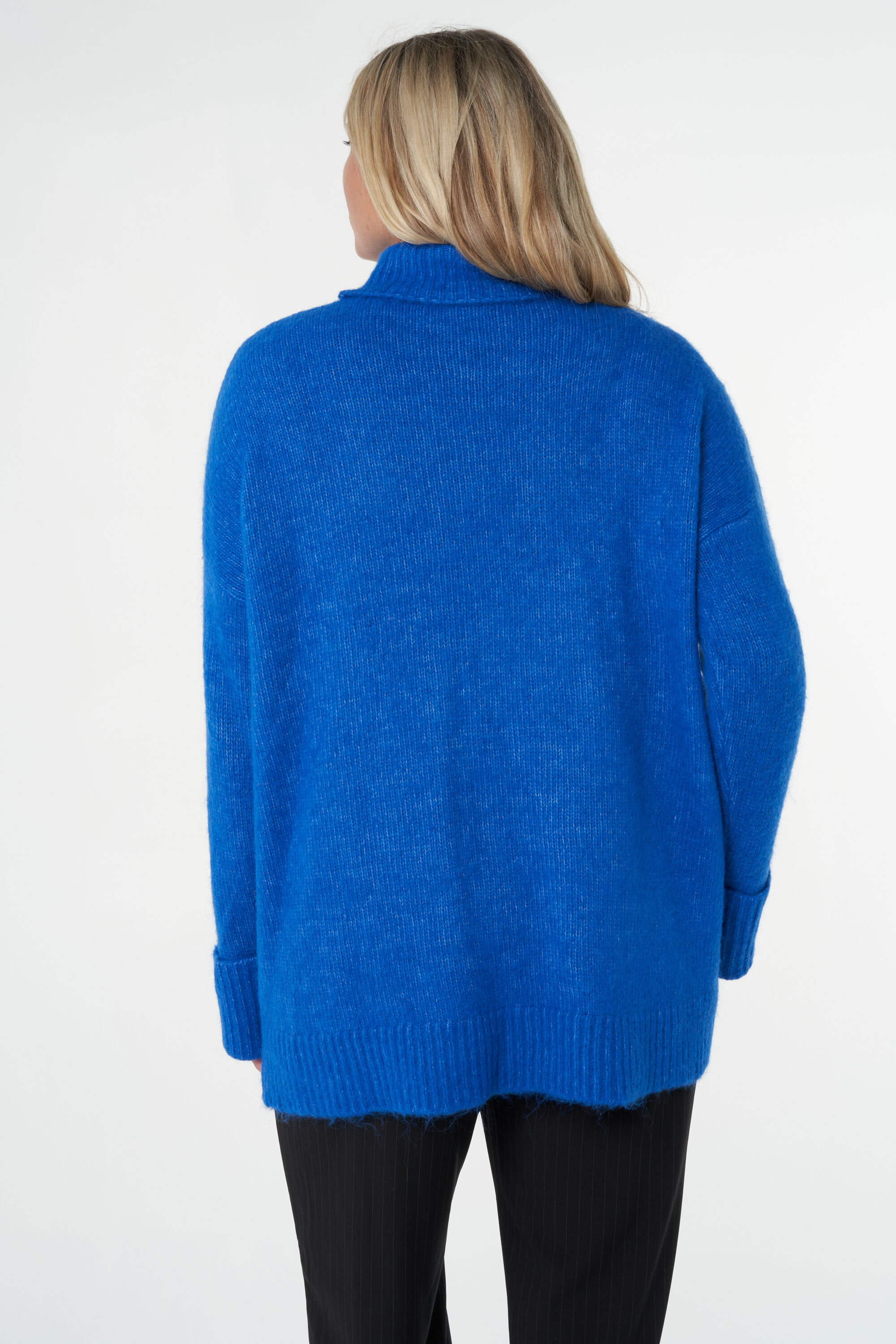 Weit geschnittener Pullover  image number 4