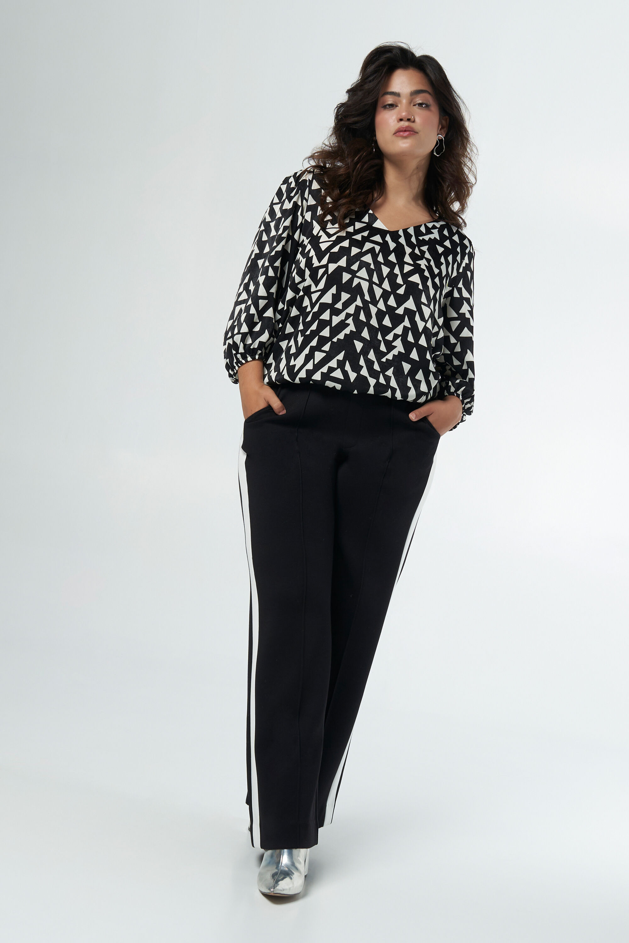 Top mit Satin-Look image number 5