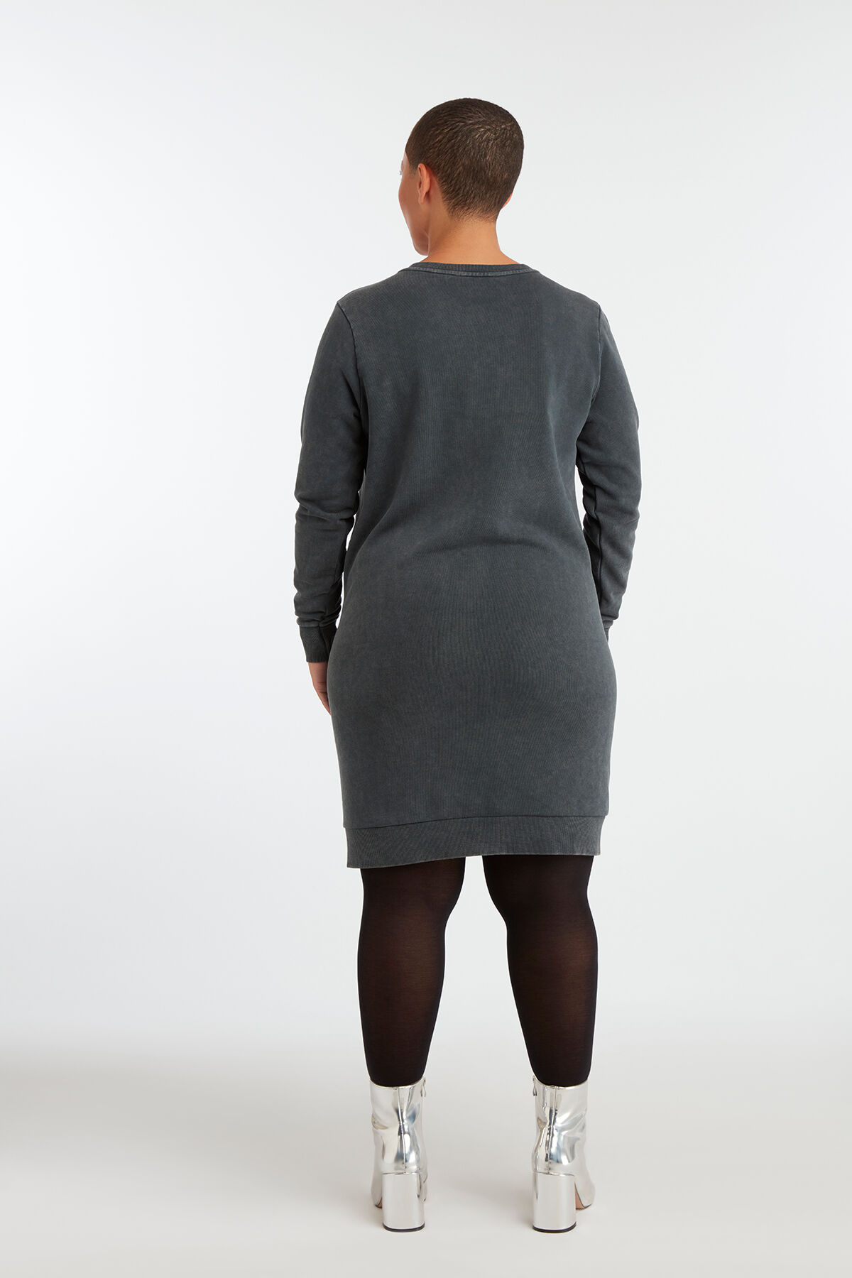 Sweater-Kleid image number 4