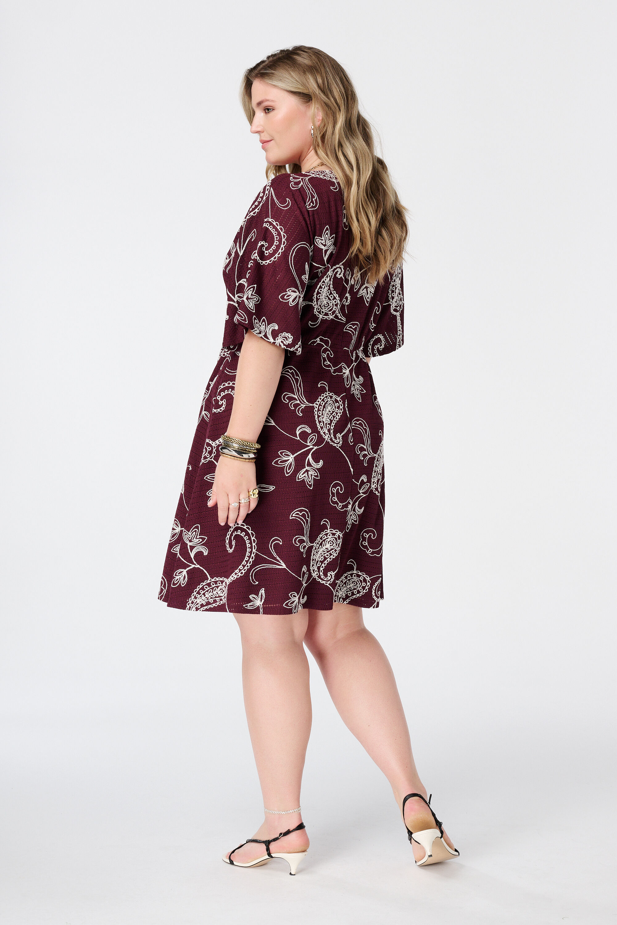 Kurzes Kleid mit Schmetterlings&auml;rmeln image number 3