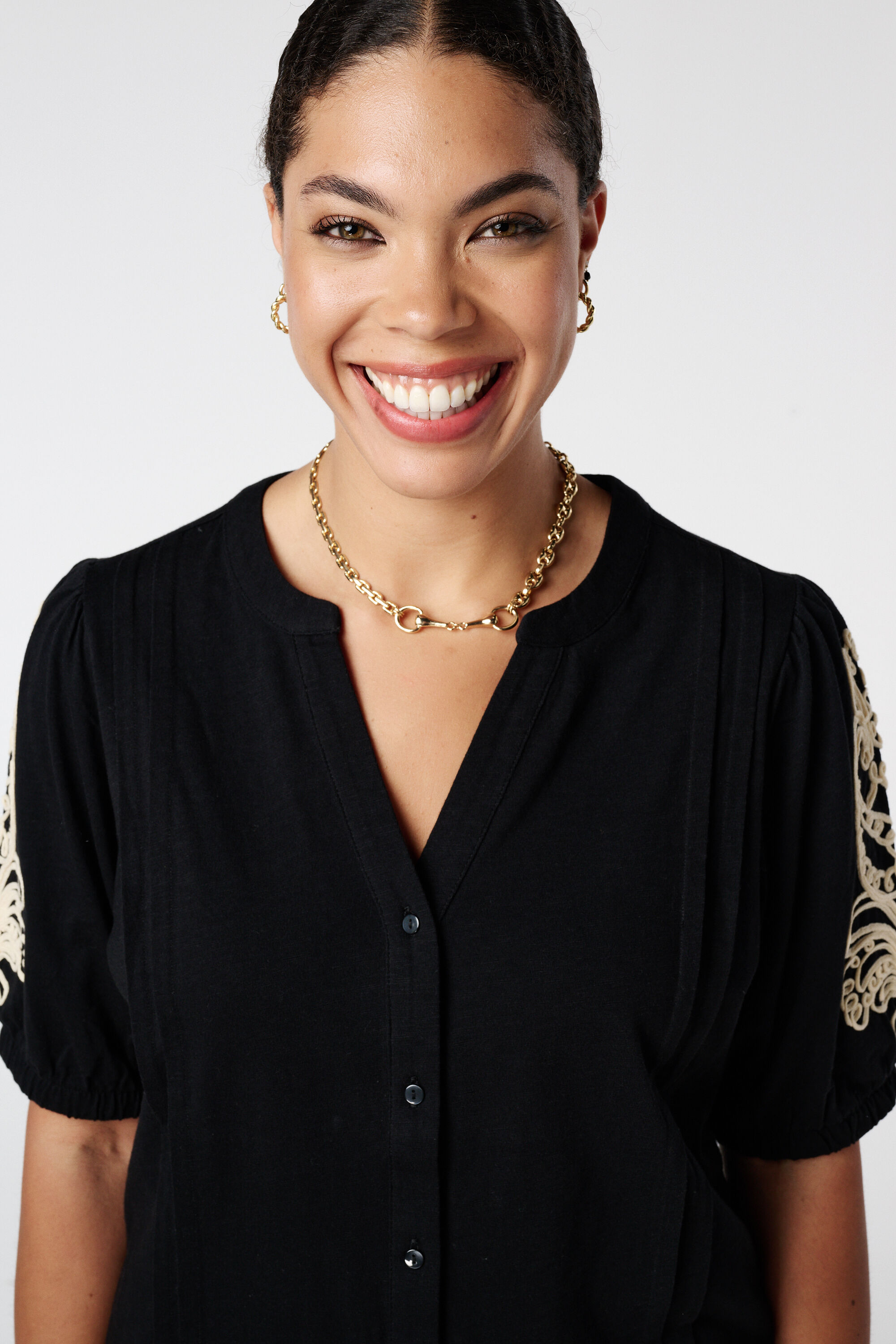 Oberteil mit bestickten &Auml;rmeln image number 4